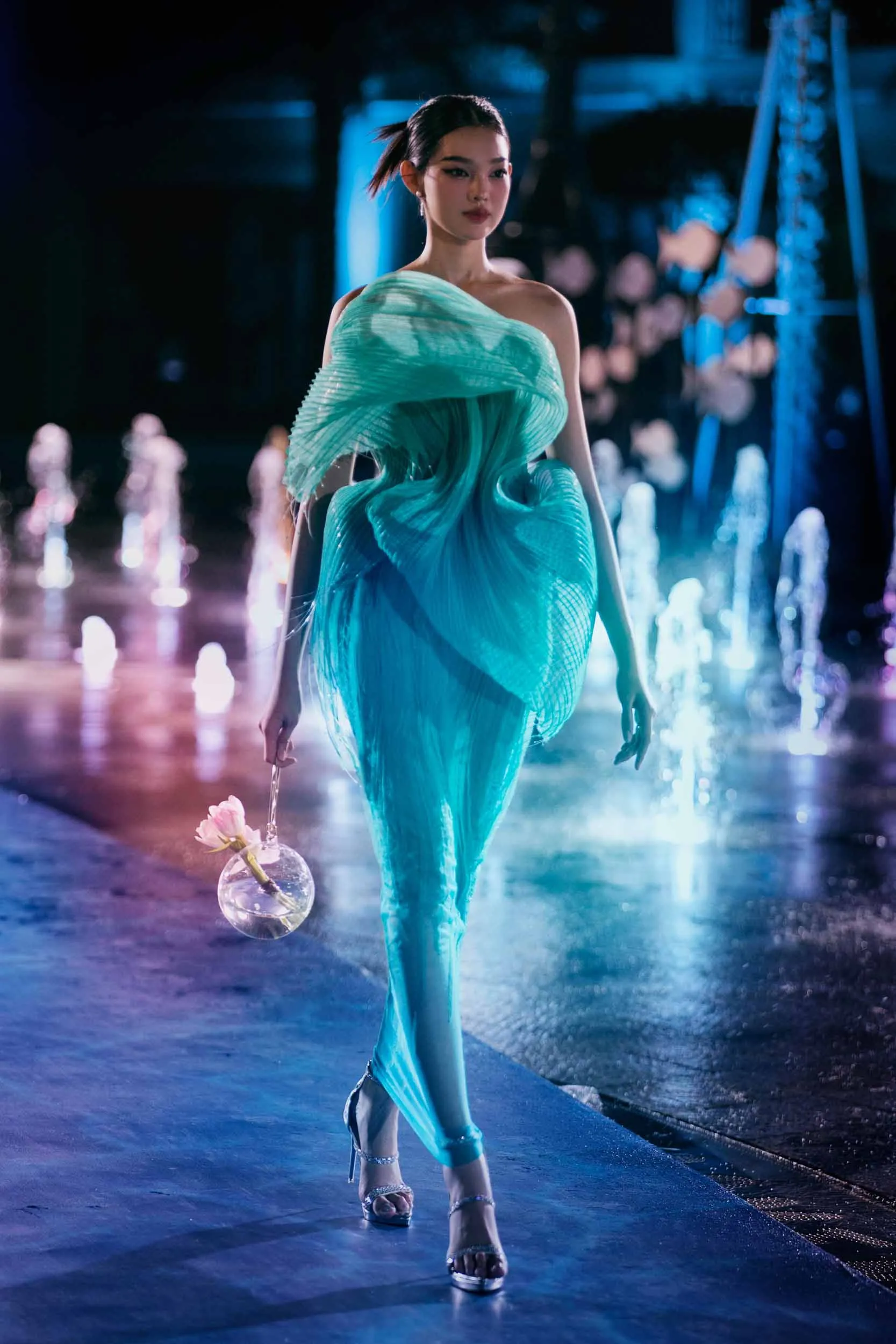 bup-be-song-be-quyen-tu-top-10-hoa-hau-hoa-hau-viet-nam-den-chan-dai-dat-show-hien-tai2