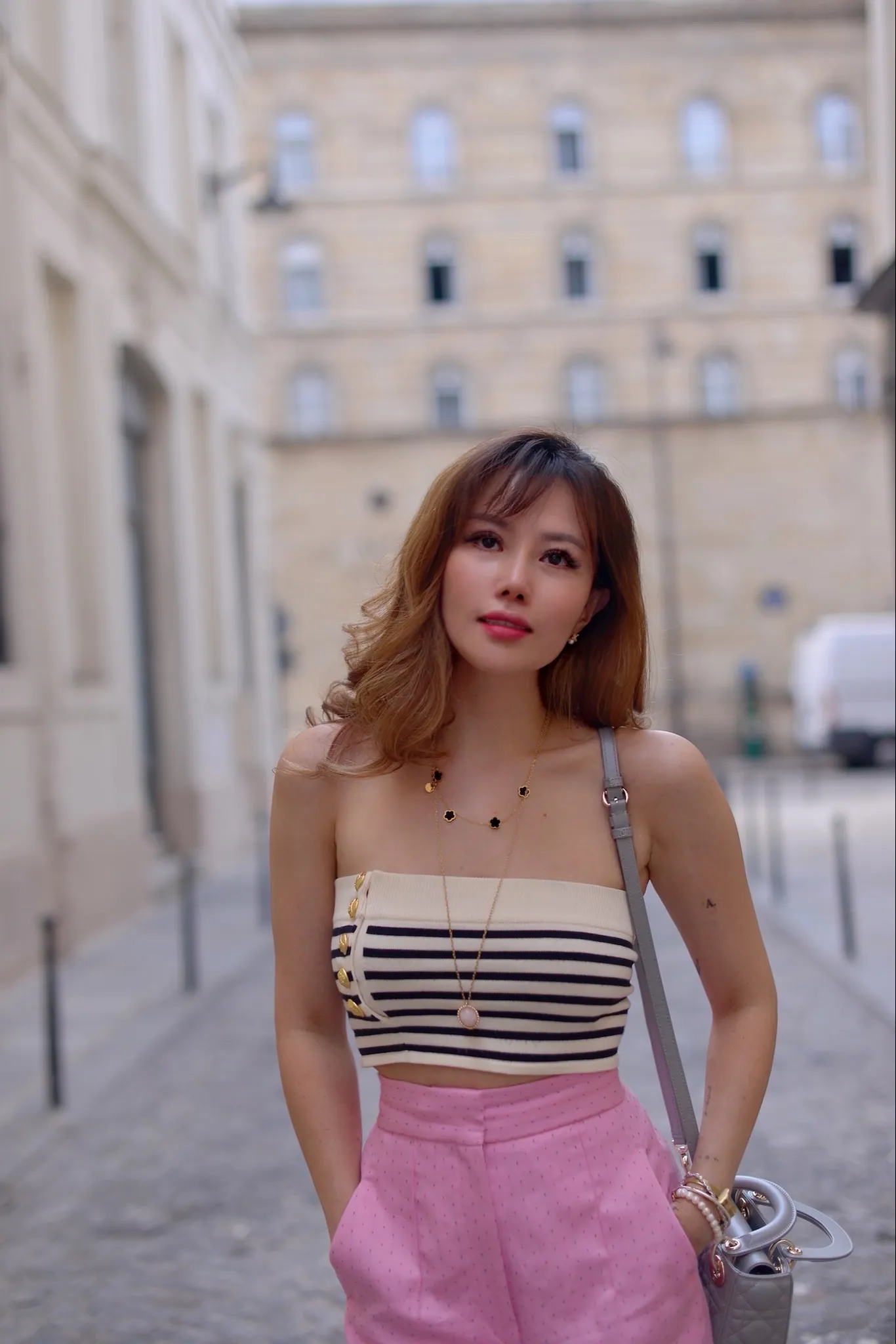 nha-van-amanda-huynh-truyen-cam-hung-ve-thoi-trang-boho-chic-khi-tha-dang-tai-paris1