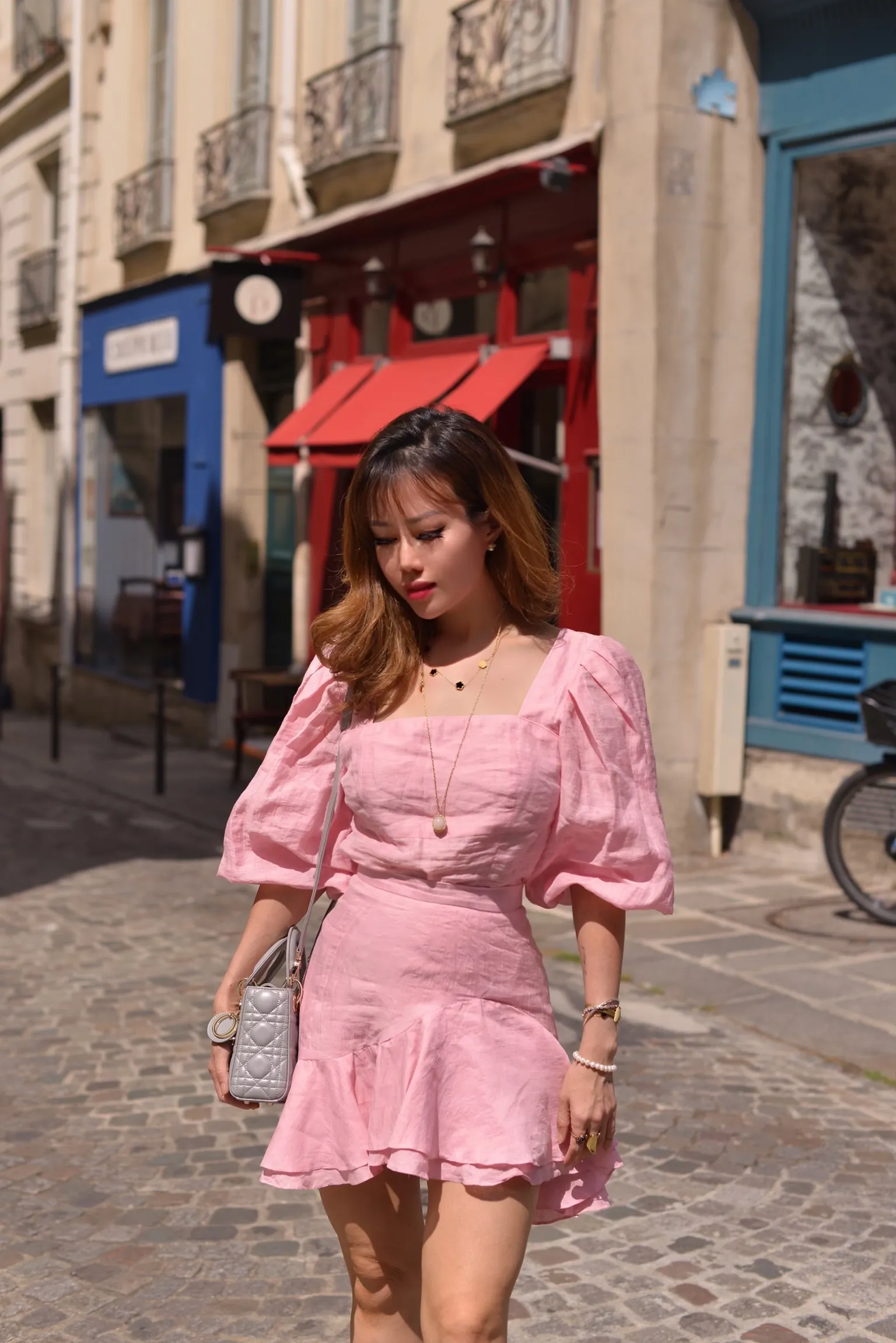 nha-van-amanda-huynh-truyen-cam-hung-ve-thoi-trang-boho-chic-khi-tha-dang-tai-paris2