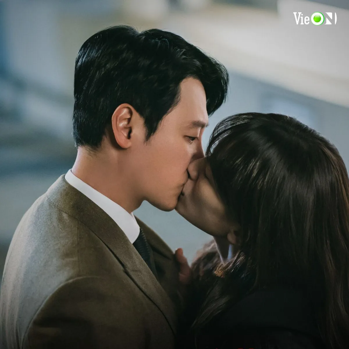 moon-ga-young-cam-nang-chi-dep-chun-woo-hee-trong-cu-lua-nen-duyen3