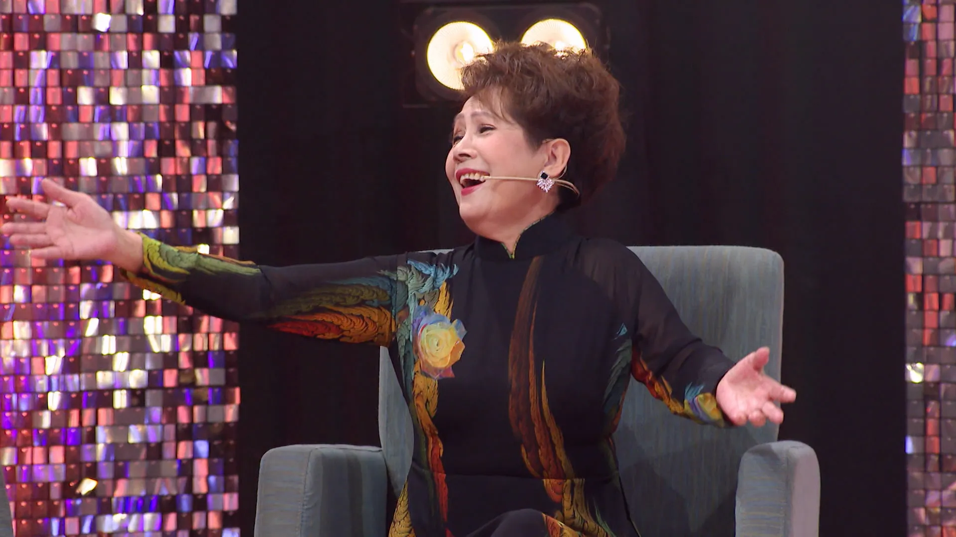 danh-ca-phuong-dung-bat-mi-nguon-goc-biet-danh-nhan-trang-go-cong2