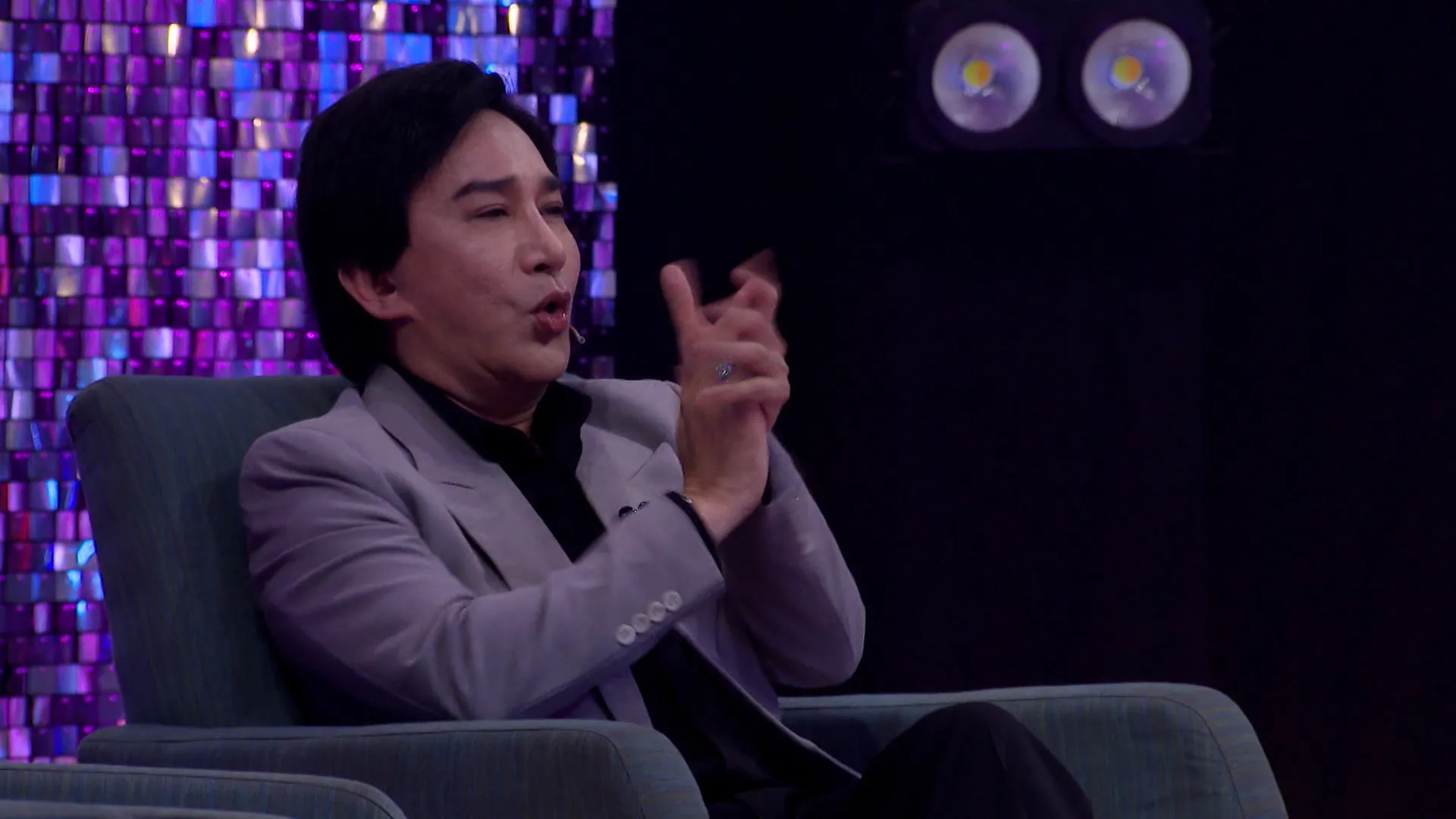 danh-ca-phuong-dung-bat-mi-nguon-goc-biet-danh-nhan-trang-go-cong9