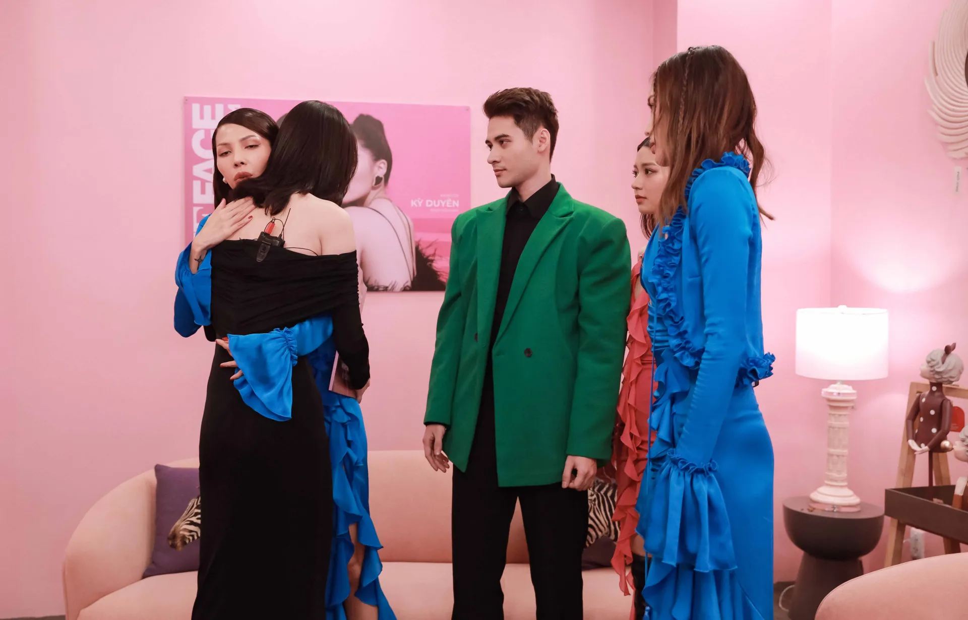 minh-trieu-ky-duyen-lan-dau-nay-sinh-mau-thuan-tai-the-face-vietnam-2023-vi-ga-cung-thuy-duong14