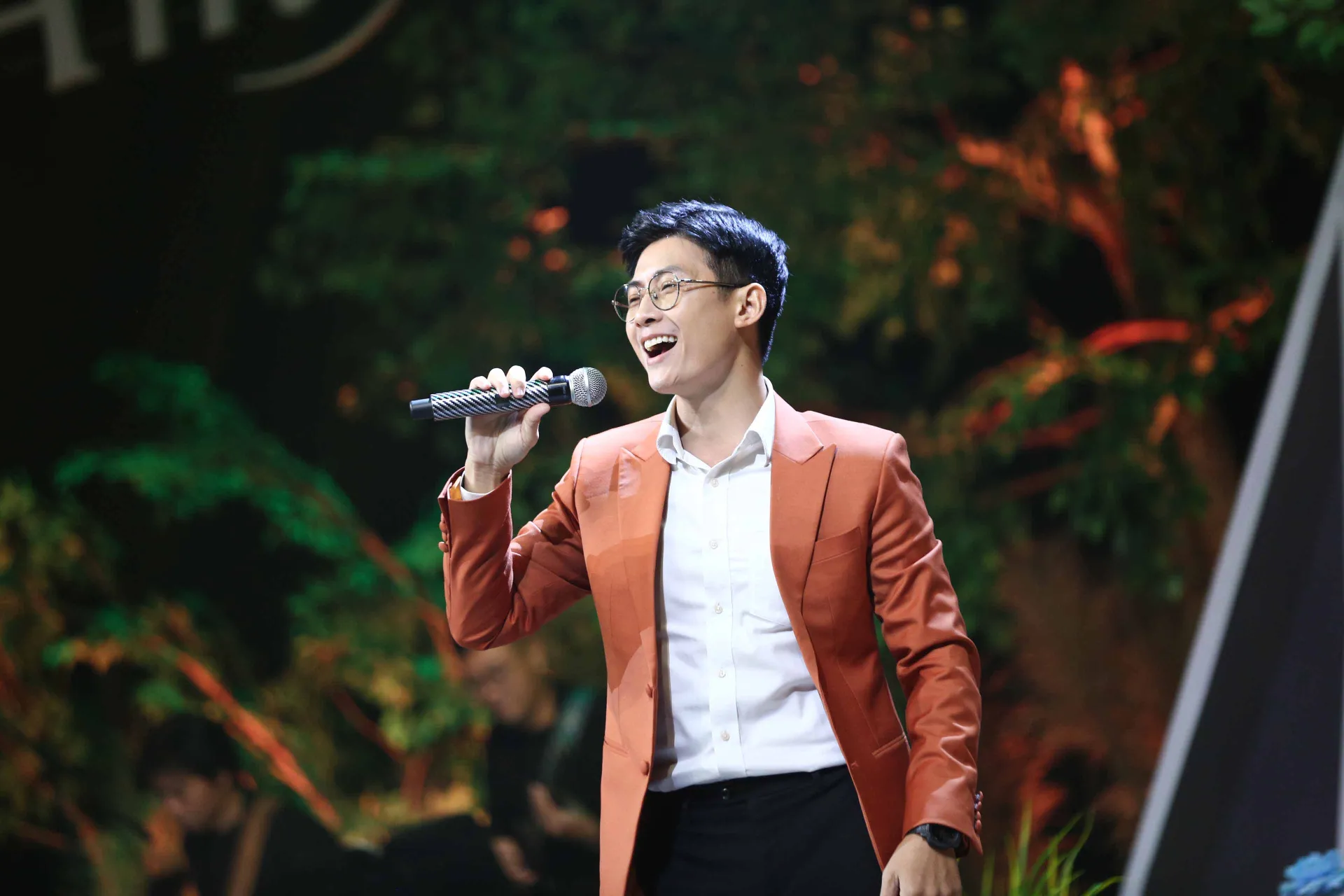 phuong-thanh-ke-ve-lan-ra-mat-doi-lai-cong-ly-cho-co-nghe-si-minh-thuan-khien-ai-cung-bat-cuoi9