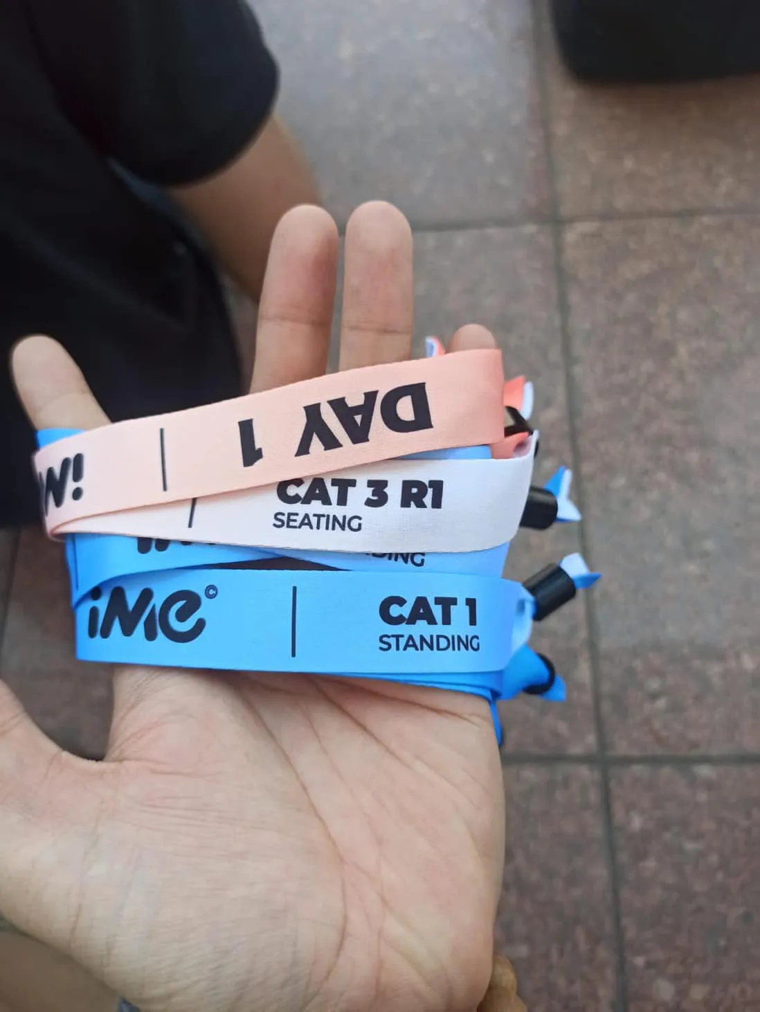 concert-black-pink-2