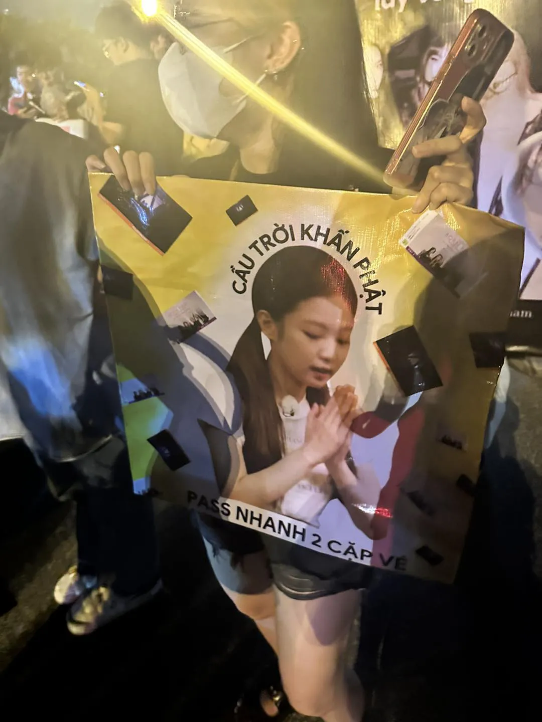 concert-black-pink-5