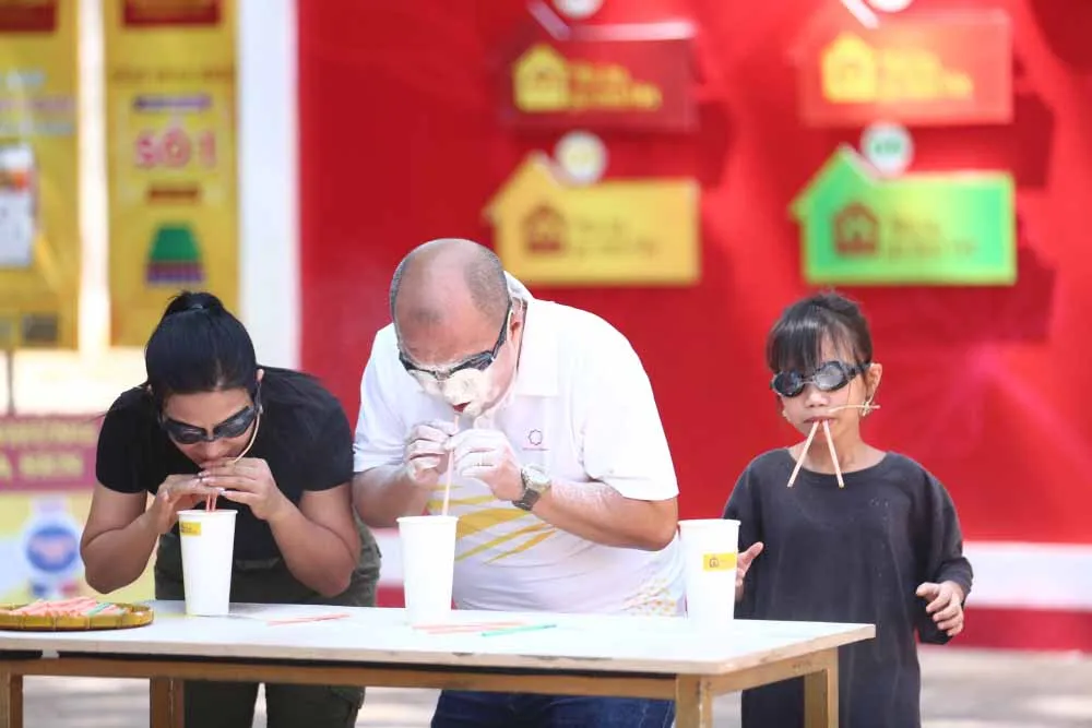 quoc-thuan-dam-hang-gop-suc-mang-ve-95-trieu-dong-cho-cac-em-nho-mo-coi3