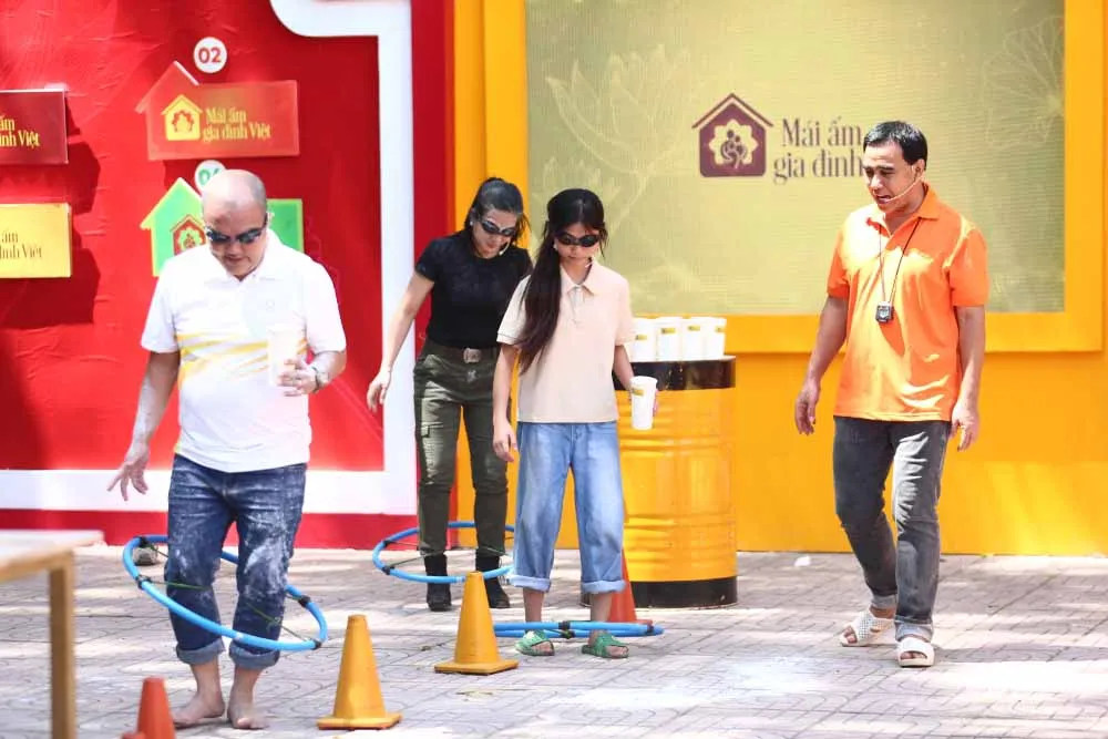 quoc-thuan-dam-hang-gop-suc-mang-ve-95-trieu-dong-cho-cac-em-nho-mo-coi6