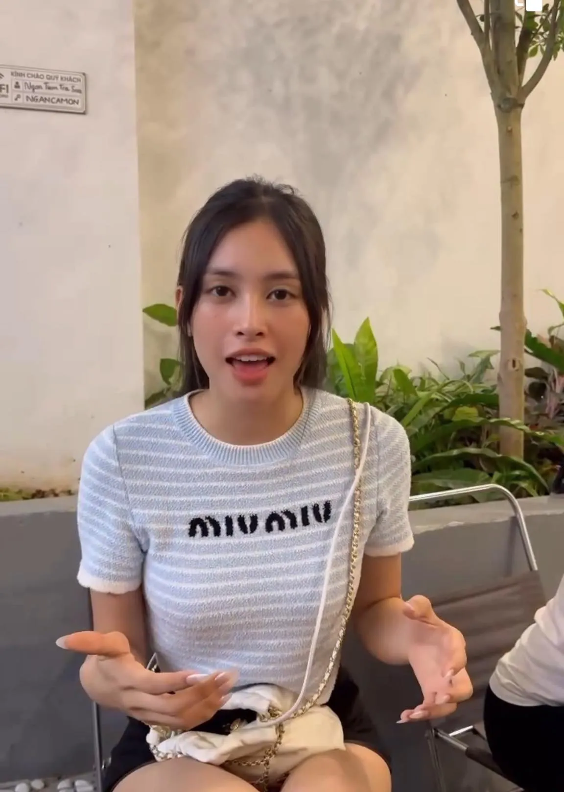 tieu-vy-flower-jisoo-2