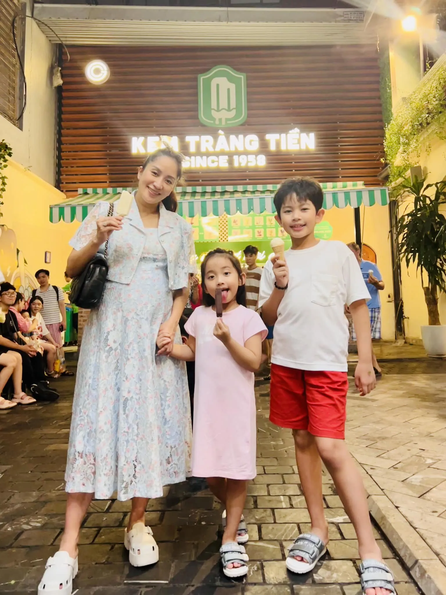 concert-black-pink-5