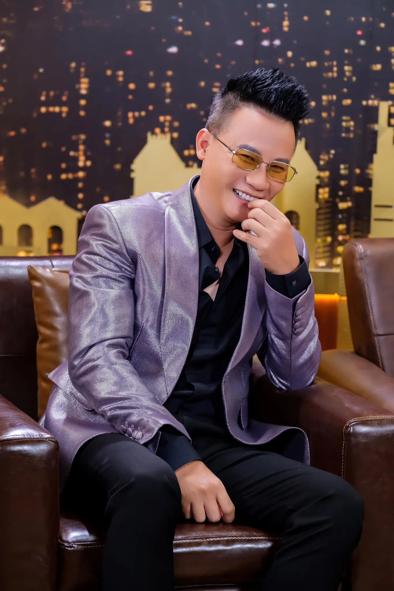 ca-si-hoang-bach-1