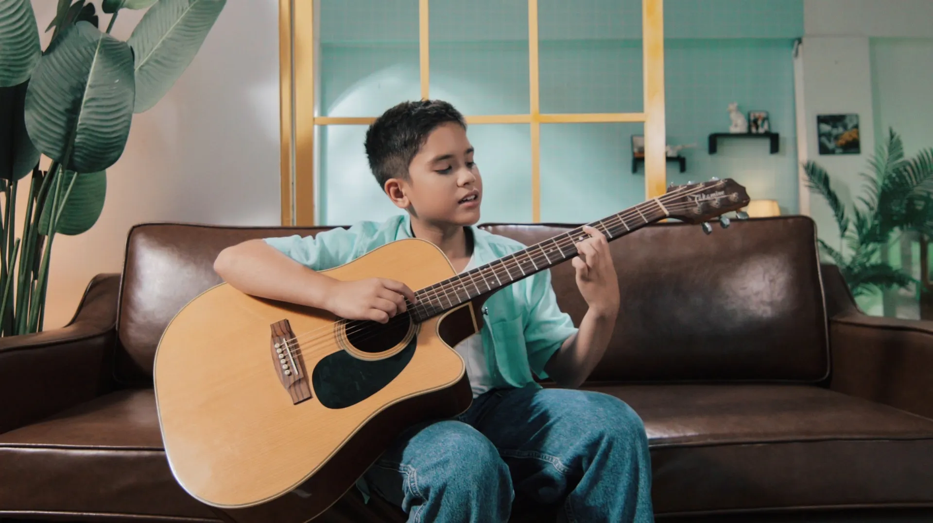 tran-vu-viet-loi-viet-ca-khuc-cam-dong-ve-tinh-cha-tang-hoc-tro-shumo1