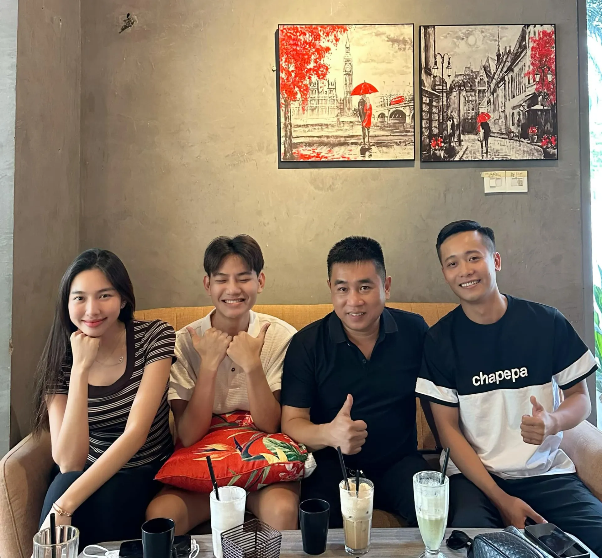 quang-linh-vlog-va-hoa-hau-thuy-tien-2