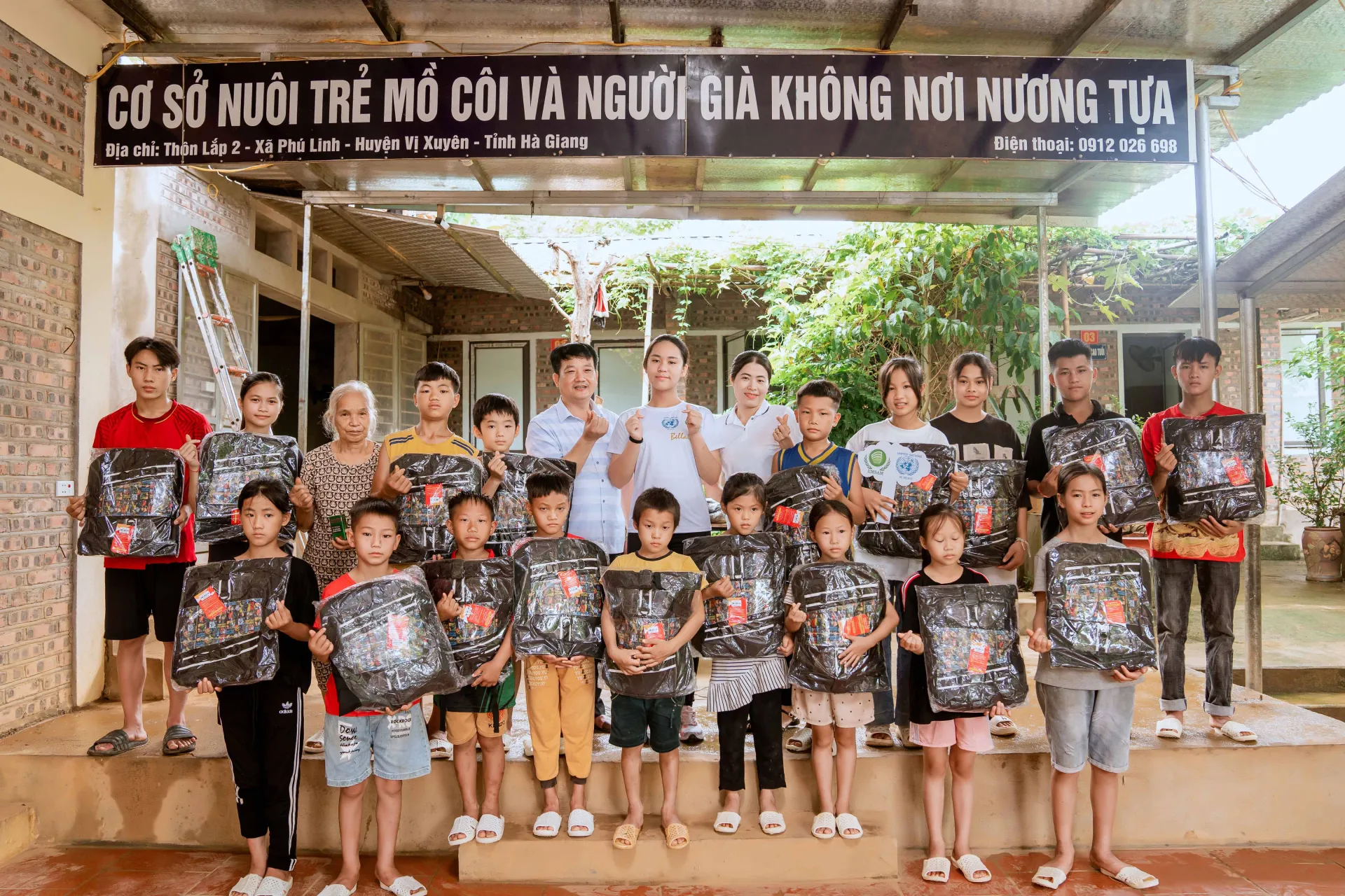 bella-vu-lam-mc-song-ngu-buoi-hoa-nhac-tu-thien-gay-quy-cho-benh-nhi-ung-thu-tai-tphcm9