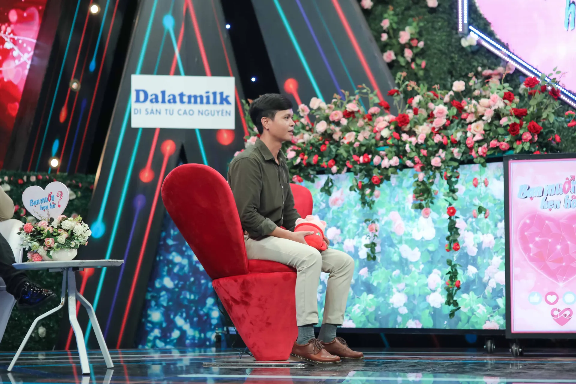 quyen-linh-ngoc-lan-phan-khich-se-duyen-cho-co-giao-tieng-anh-va-chang-ky-su-hien-lanh1