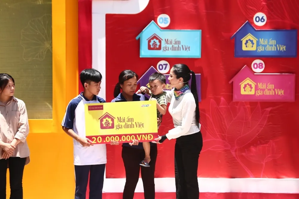 dao-van-anh-lam-me-don-than-la-mot-hanh-trinh-khong-he-de-dang7