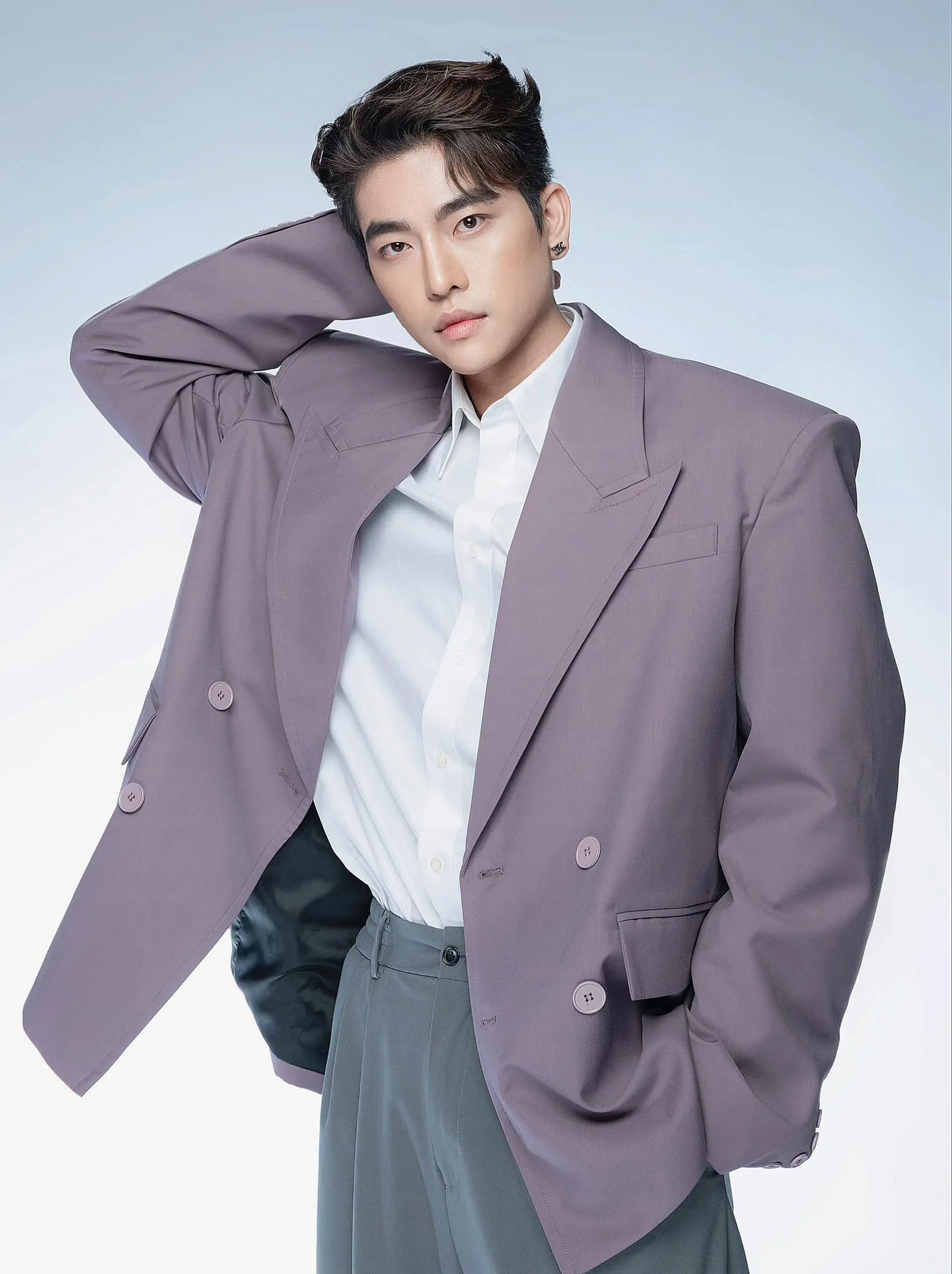 nhac-si-nguyen-ba-thanh-doi-nghe-danh-chuyen-huong-lam-ca-si1