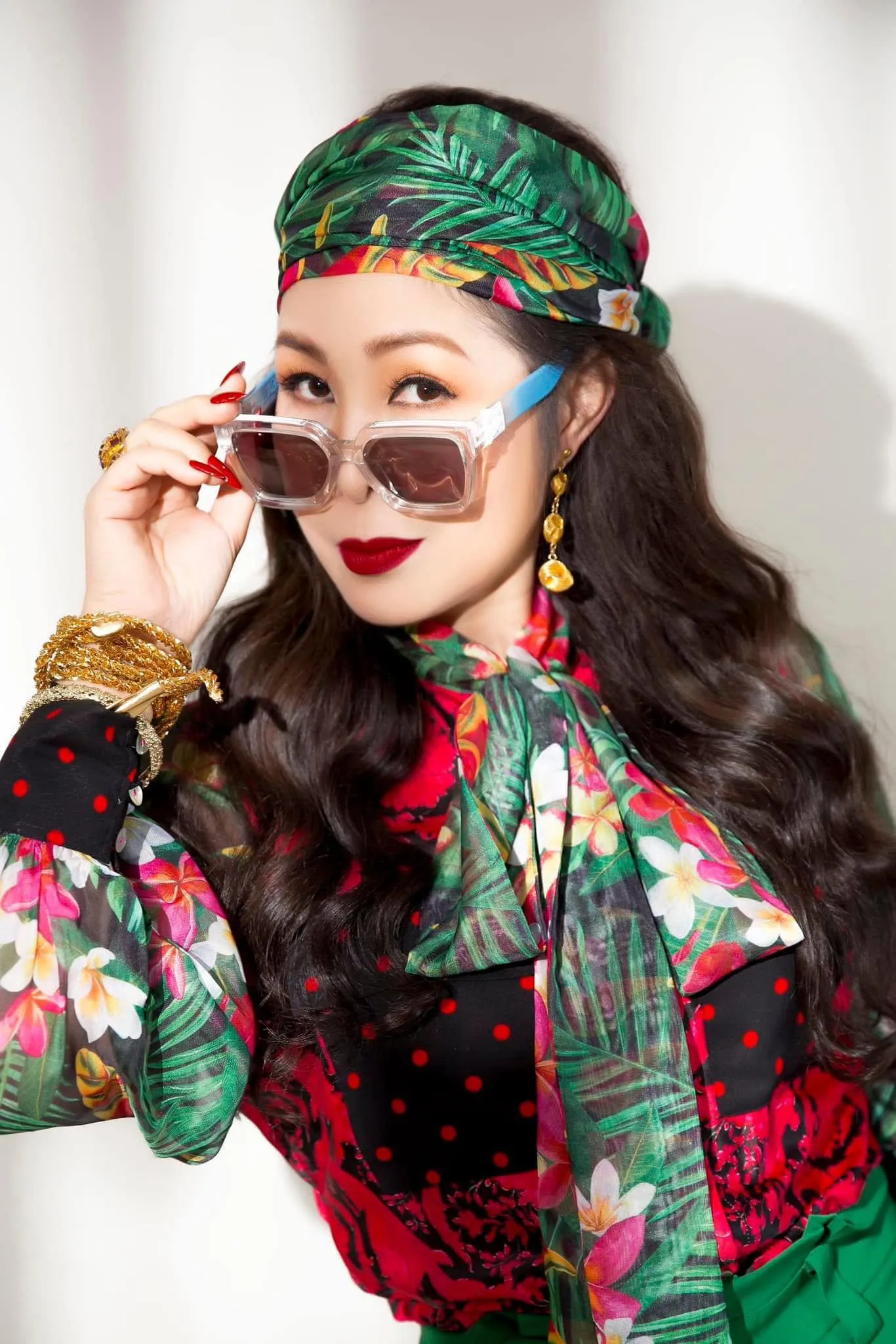 nsnd-hong-van-giam-can-4