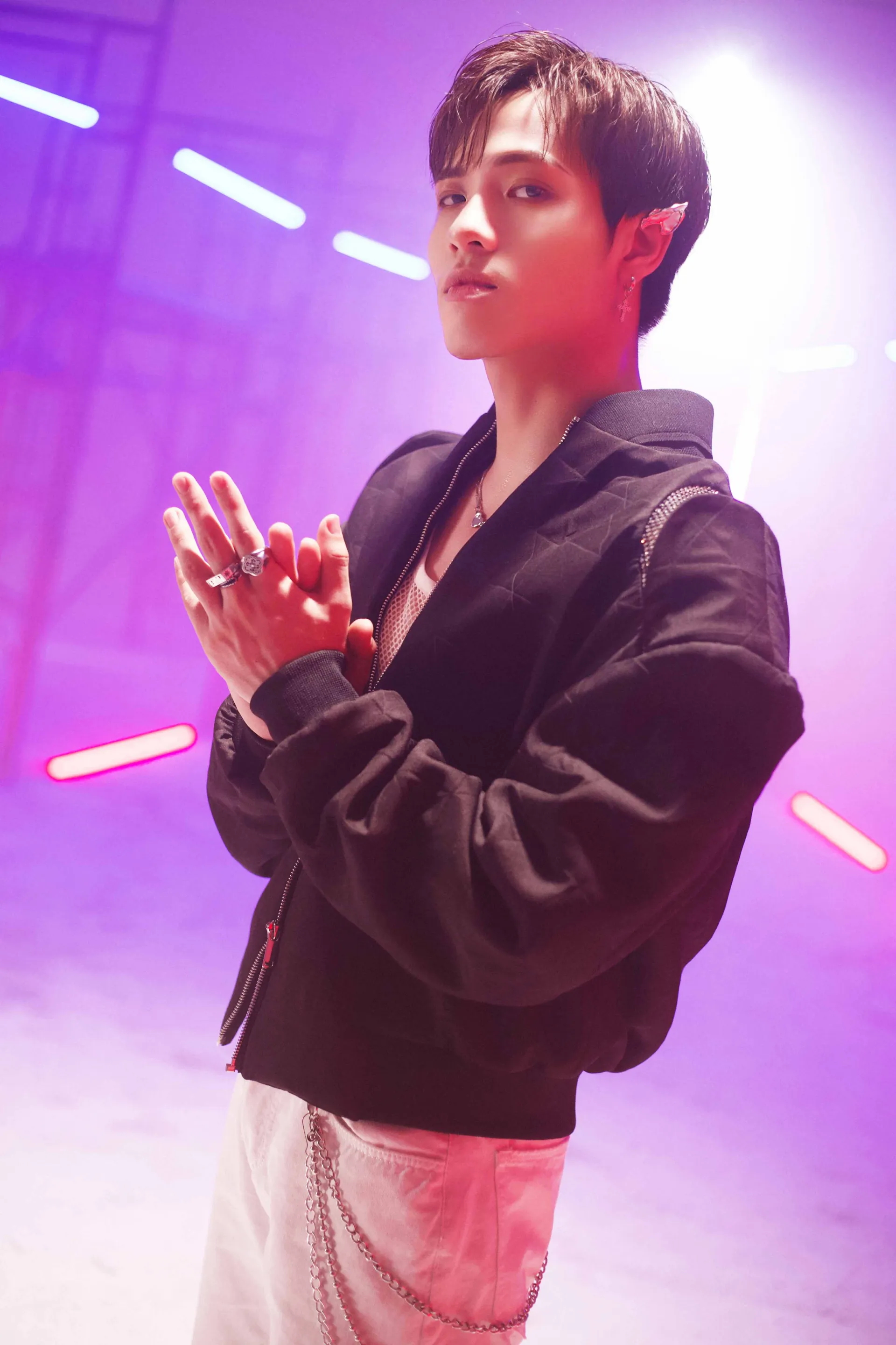 dang-quan-pino-the-hien-vu-dao-nong-bong-trong-mv-dung-lo-da-co-anh-day-roi12