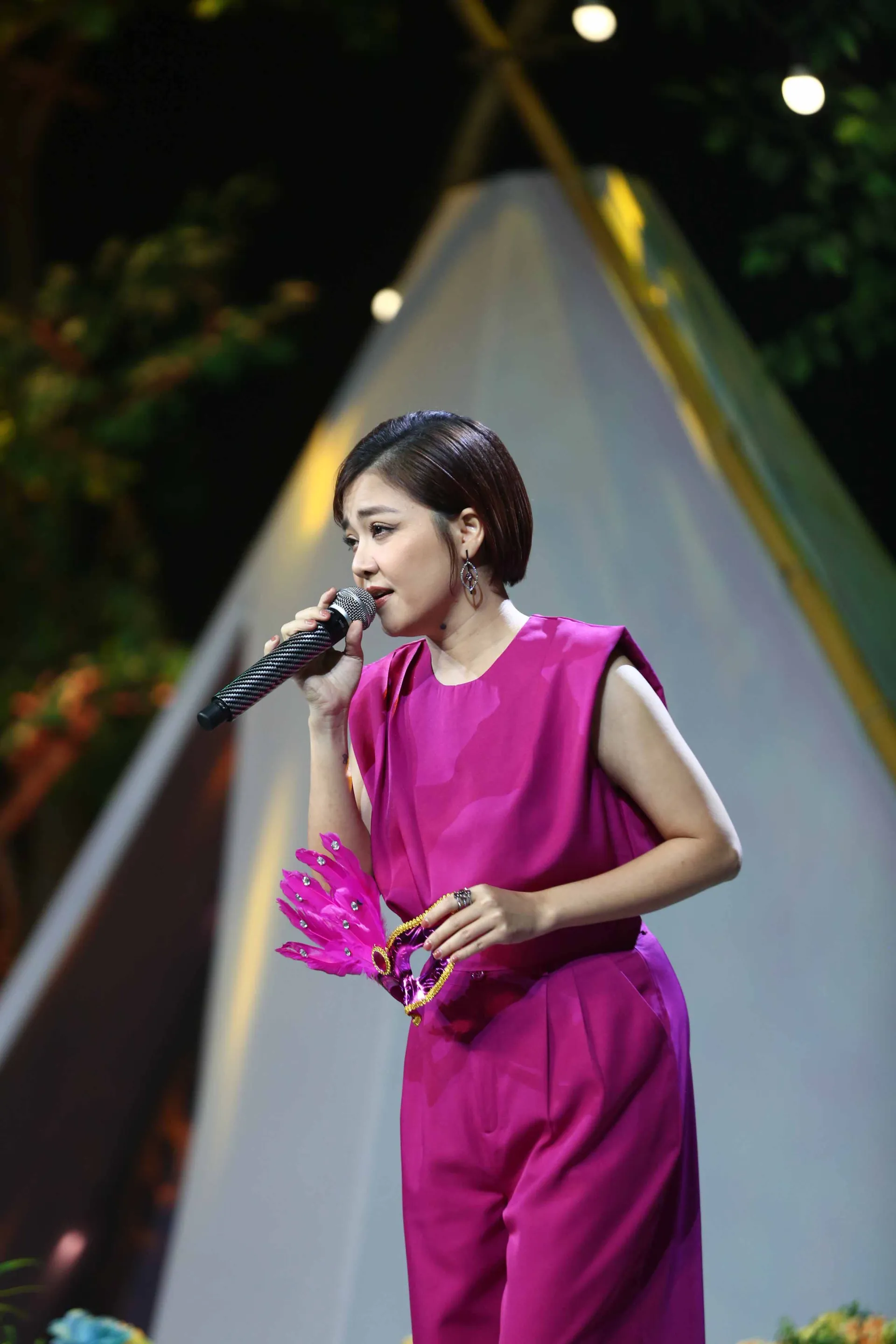 giong-ca-ca-phe-dang-va-mua-tiet-lo-ly-do-hon-10-nam-vang-mat-tren-san-khau6