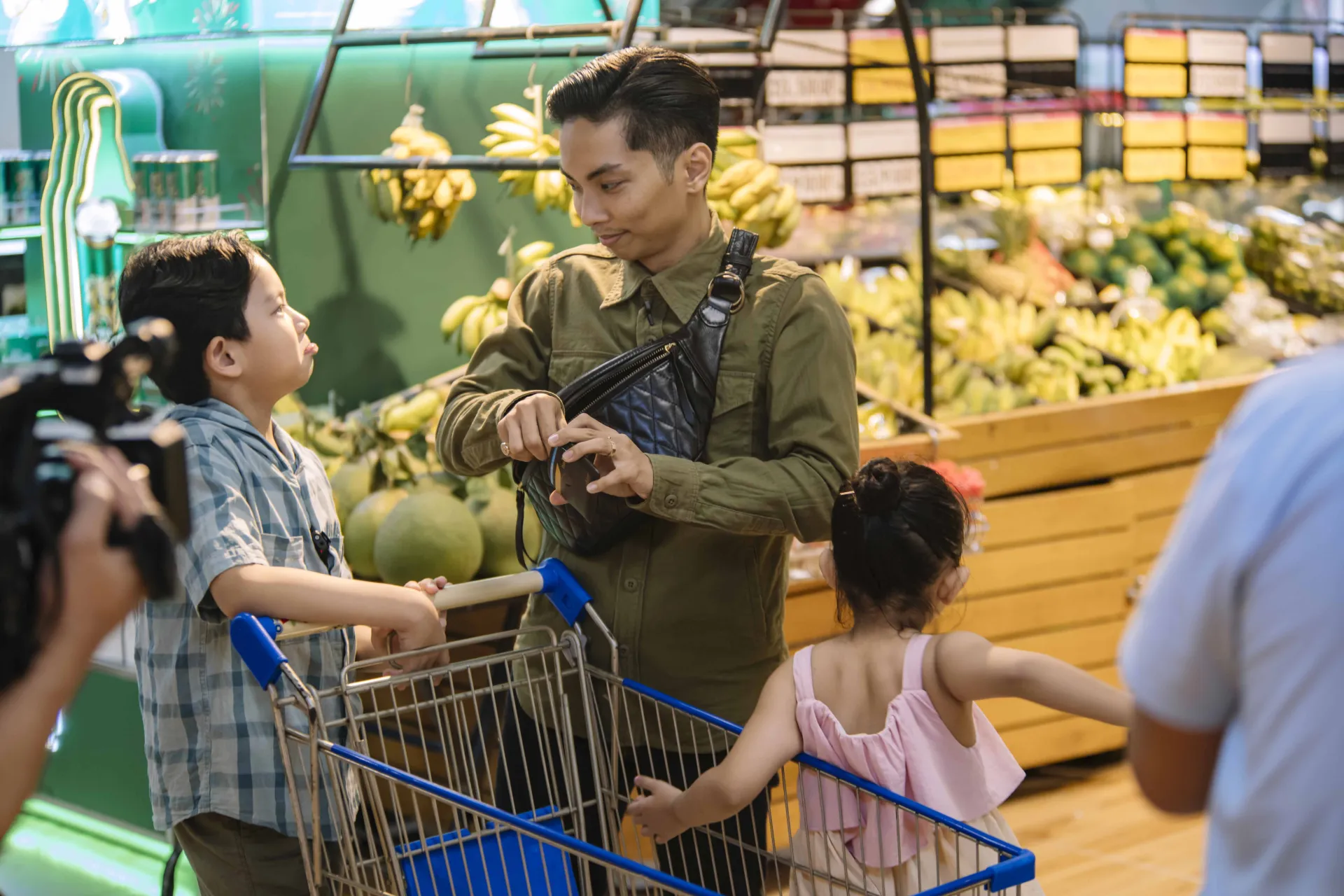 tap-15-me-vang-nha-ba-la-sieu-nhan-phan-hien-toat-mo-hoi-khi-tinh-tien-o-sieu-thi-va-cai-ket21