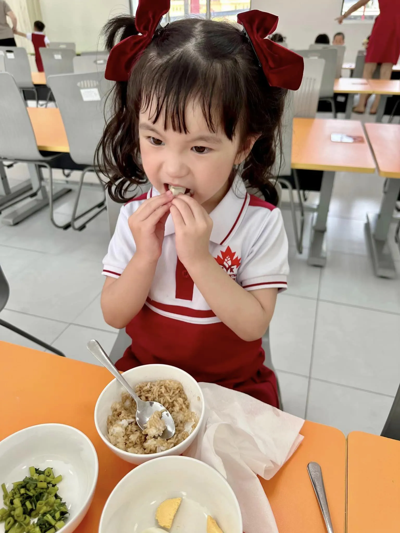 con-gai-doan-di-bang-3