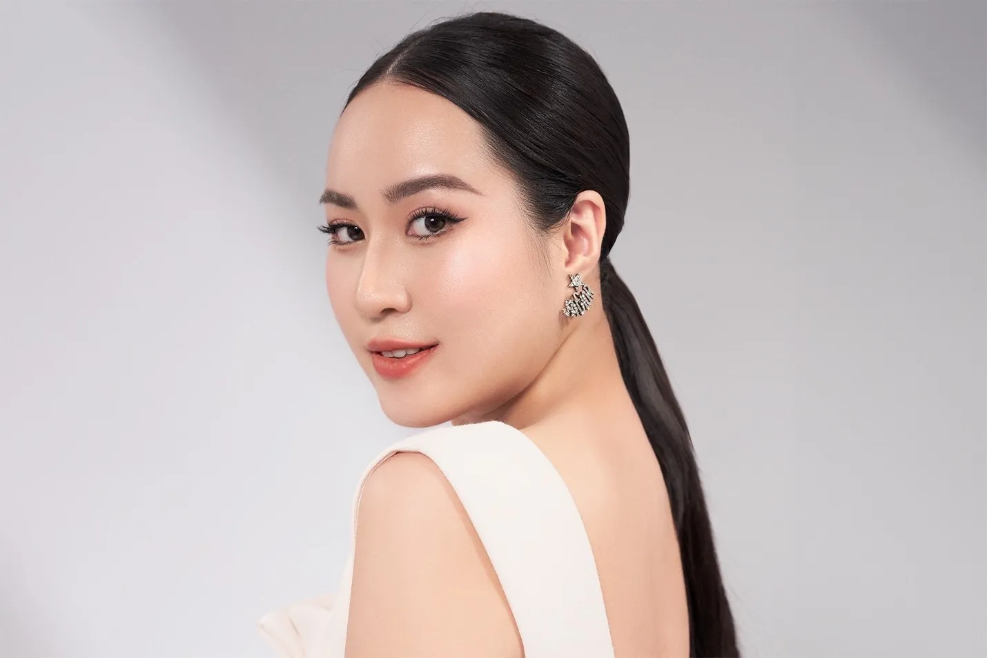 lo-dien-thi-sinh-hoc-van-khung-du-thi-hoa-hau-nhan-ai-viet-nam-20234