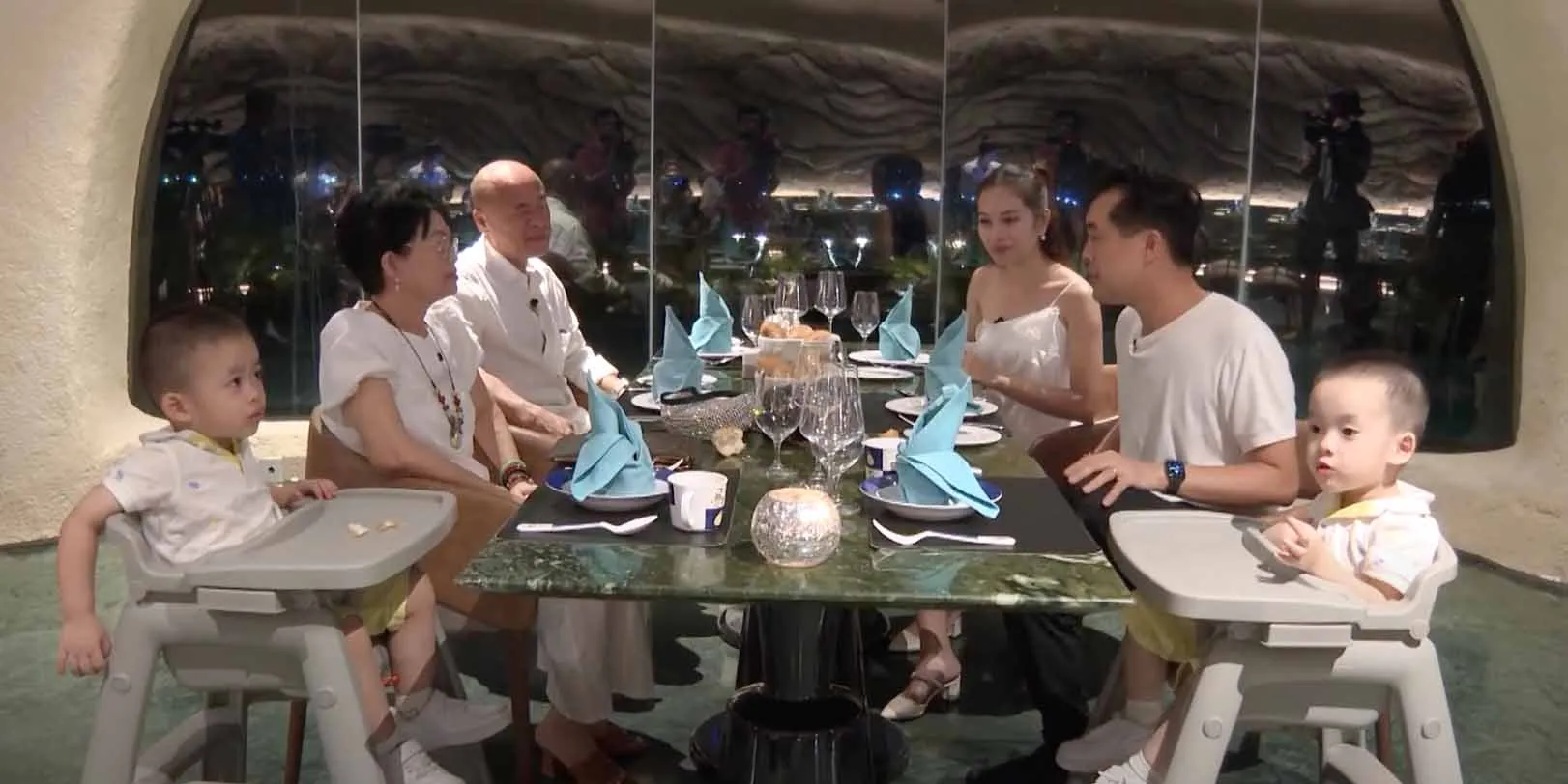 tap-16-me-vang-nha-ba-la-sieu-nhan-le-duong-bao-lam-bien-dao-mua-an-do154