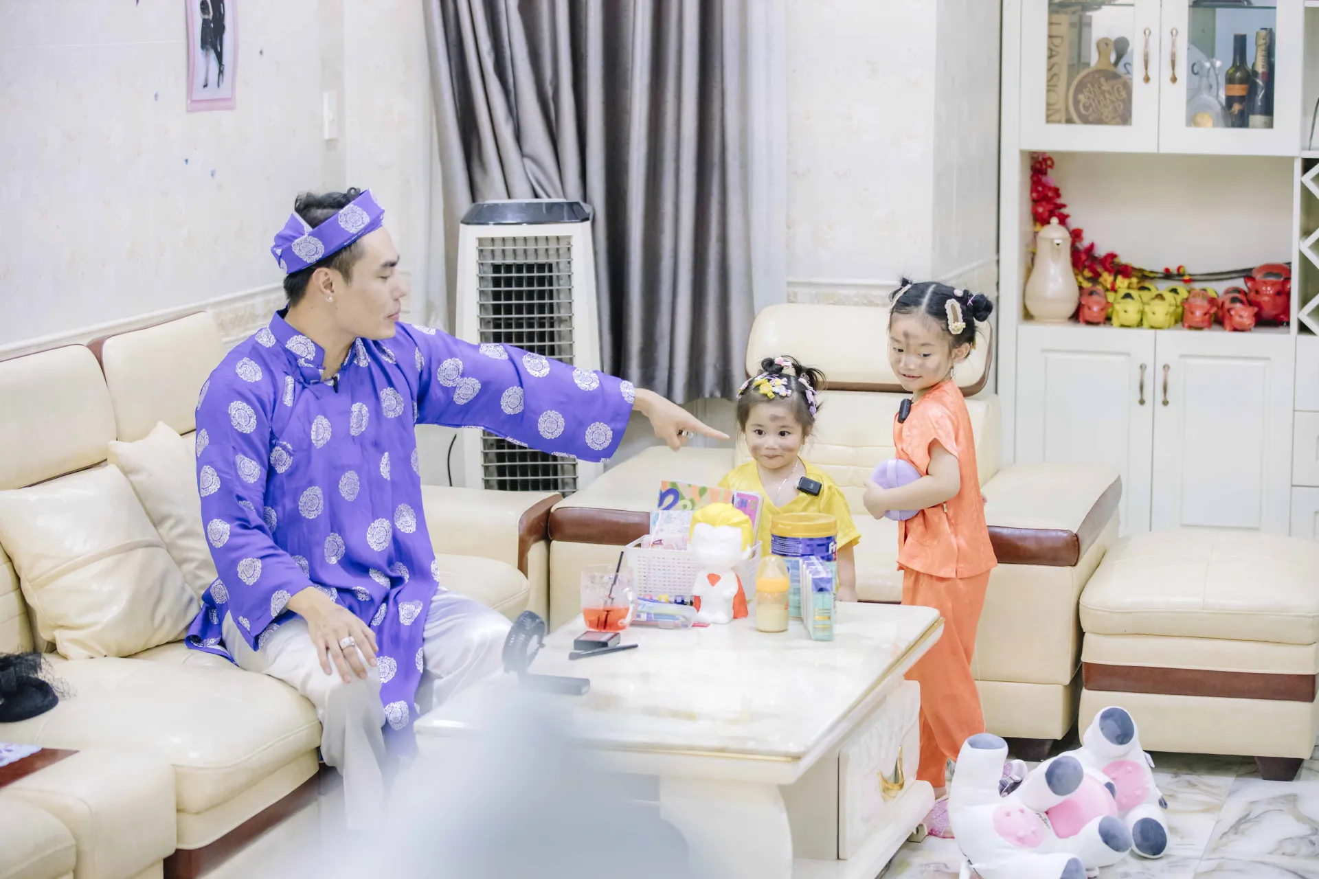 tap-16-me-vang-nha-ba-la-sieu-nhan-le-duong-bao-lam-bien-dao-mua-an-do155 (2)