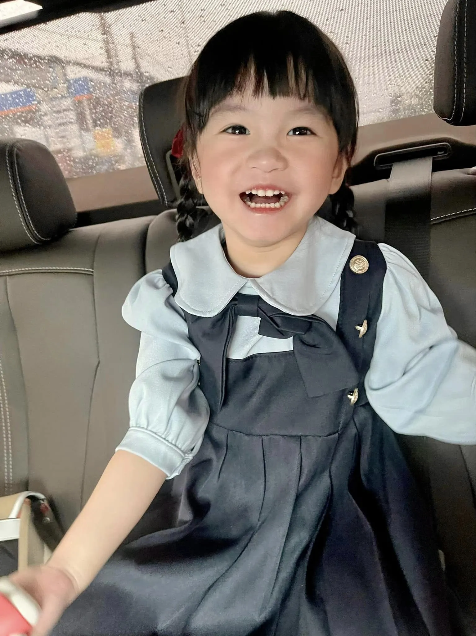 con-gai-ut-doan-di-bang-3