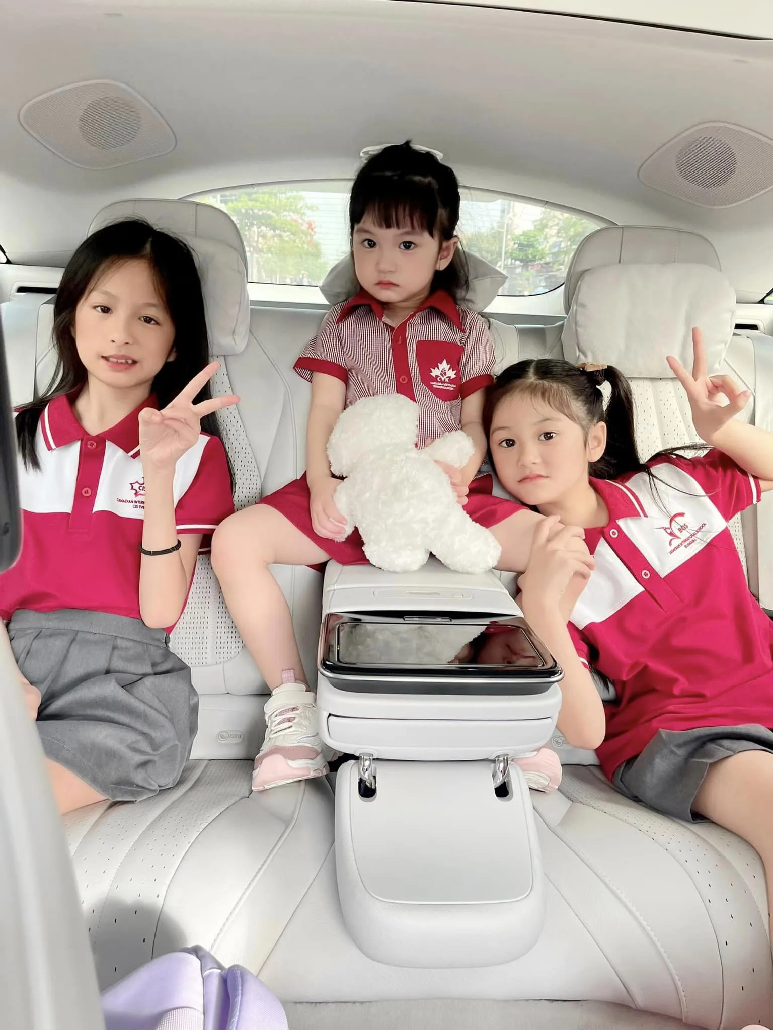 con-gai-ut-doan-di-bang-8