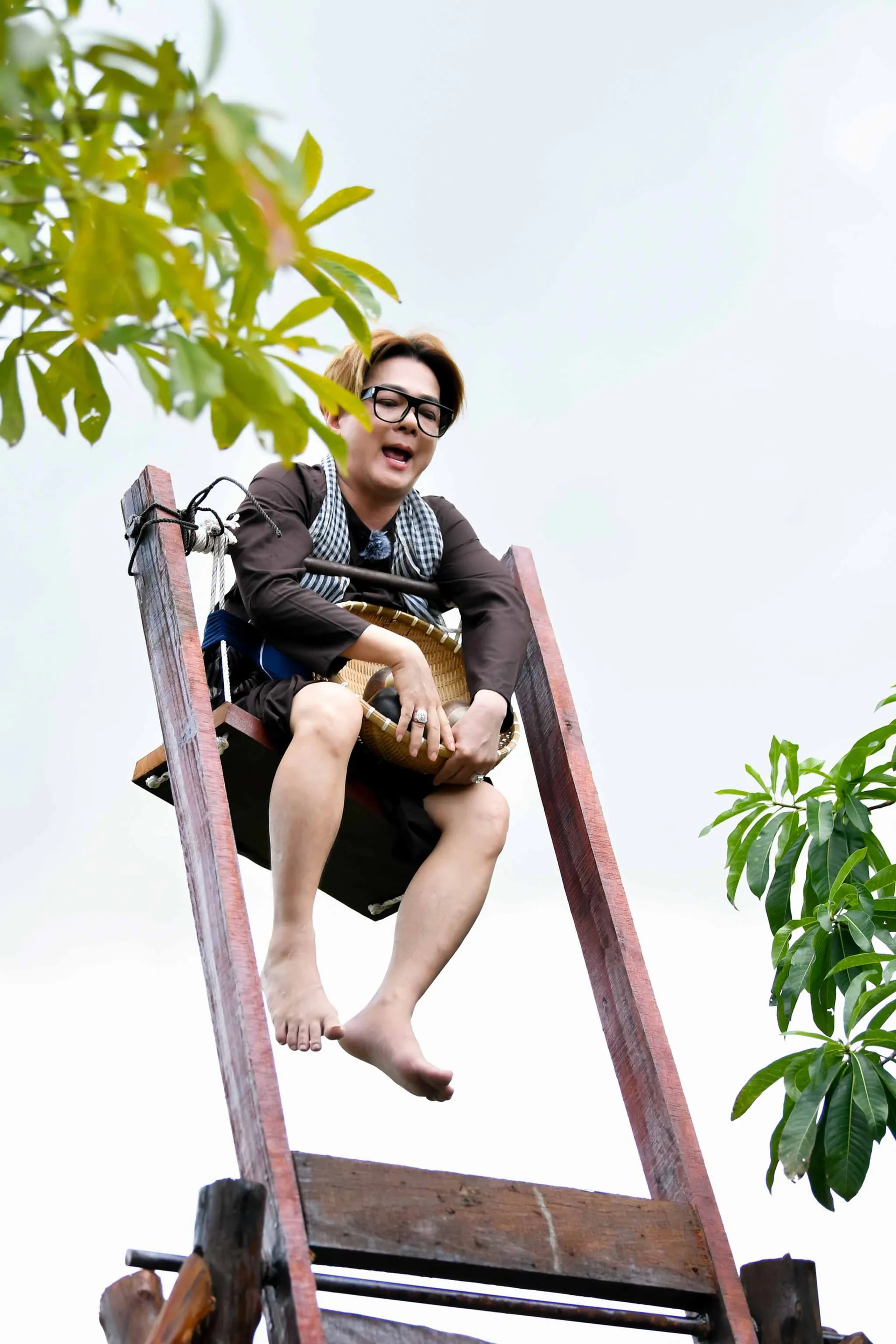 dai-chien-am-thuc-tap-4-huynh-lap-tro-mat-voi-chi-ca-no-vu-ha-tray-vi-troc-vay-vi-mr-dam16