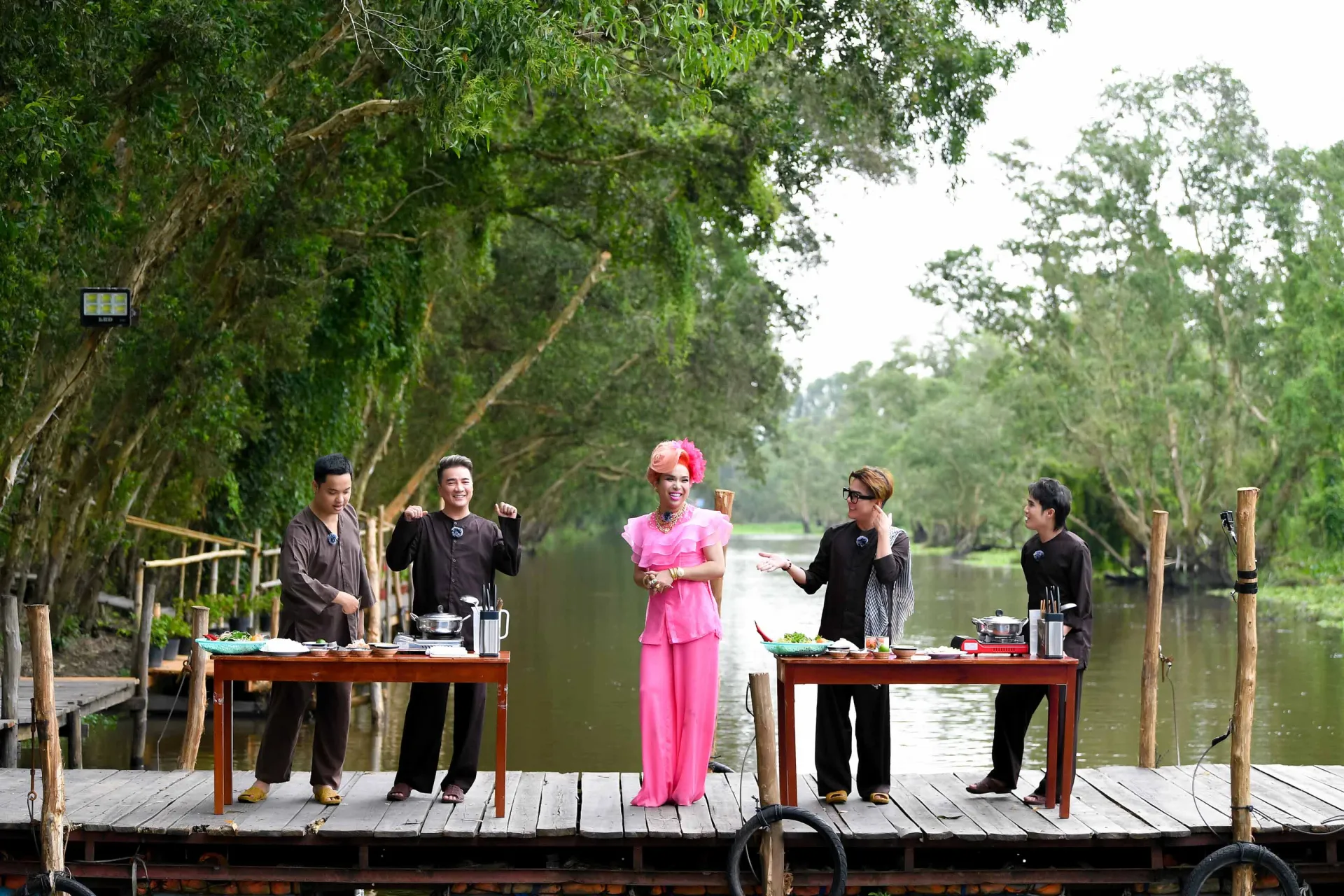 dai-chien-am-thuc-tap-4-huynh-lap-tro-mat-voi-chi-ca-no-vu-ha-tray-vi-troc-vay-vi-mr-dam5