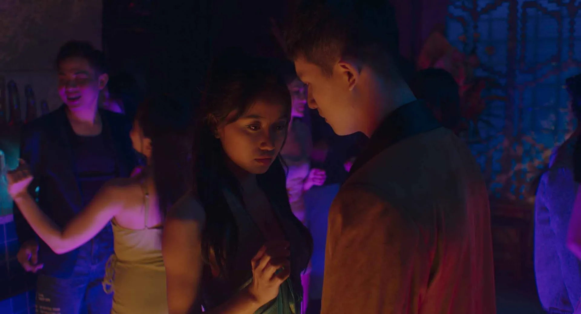 chi-pu-bat-ngo-tro-lai-dien-anh-viet-voi-nguoi-mat-troi-sau-nhung-thanh-cong-nghe-thuat-quoc-te4