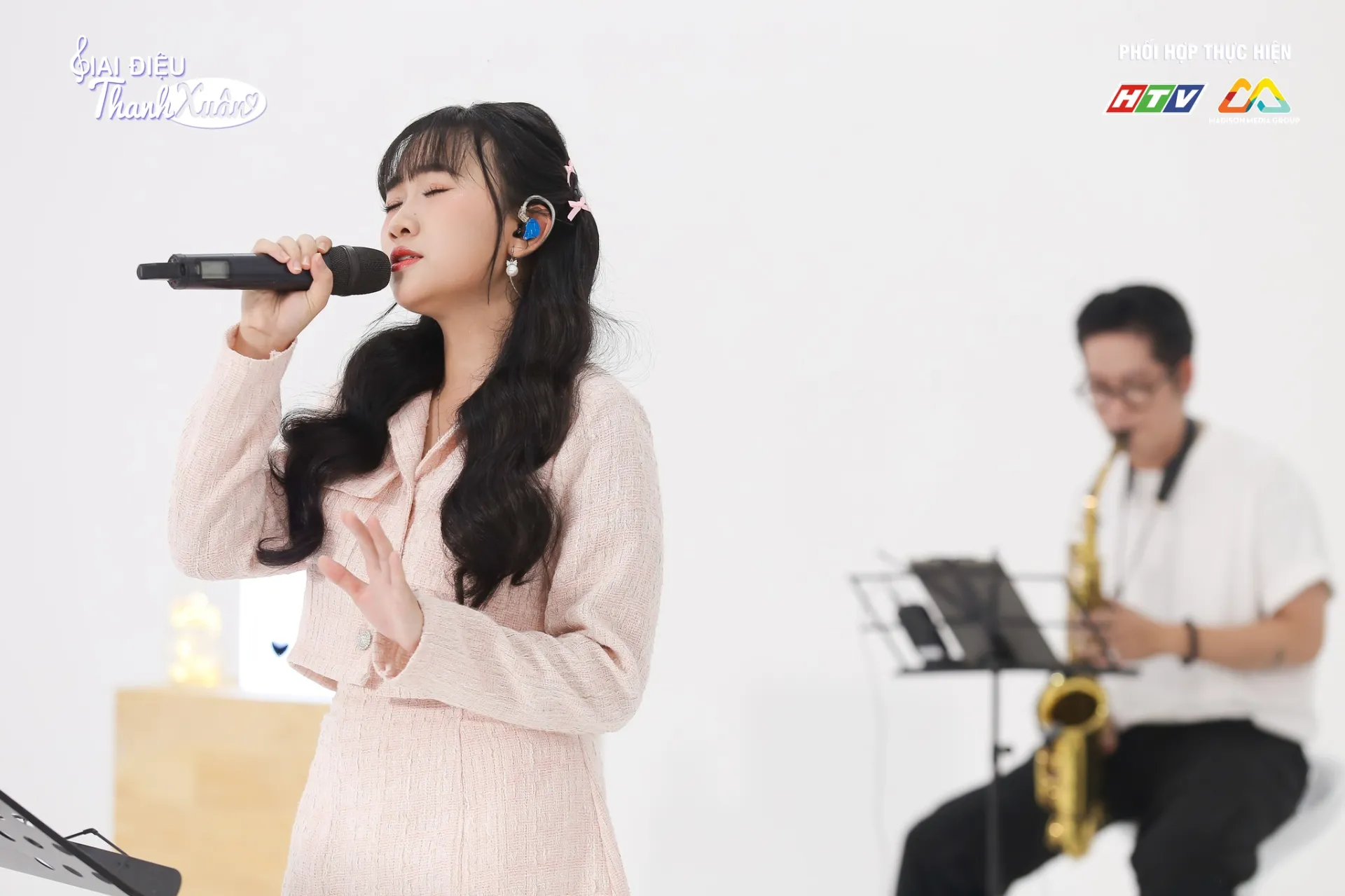 hamlet-truong-va-dieu-kien-lan-dau-ket-hop-voi-ban-hit-thuyen-quyen112