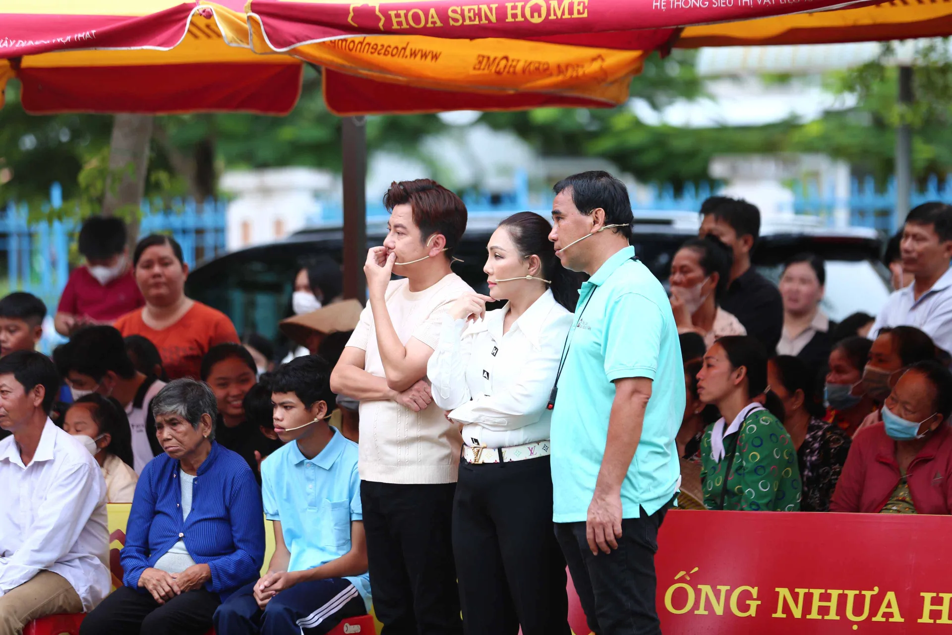 xot-xa-hoan-canh-me-u70-tat-nguyen-van-quyet-cho-con-trai-15-tuoi-an-hoc-den-noi-den-chon1