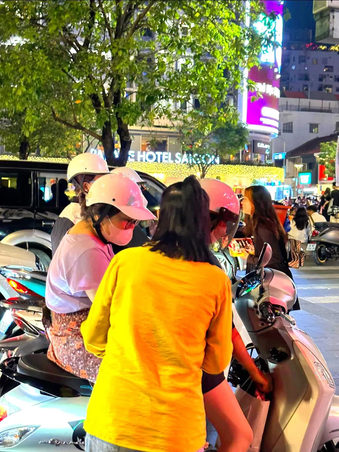 cat-phuong-va-hoai-linh-3