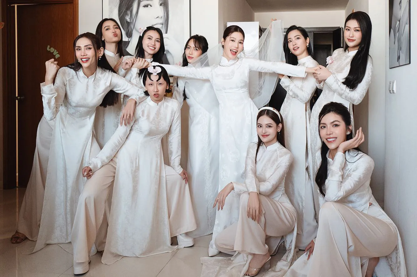 Trang Hý bị chê 'lạc quẻ' với tạo hình khác biệt giữa dàn phù dâu xinh đẹp. Ảnh: FBNV
