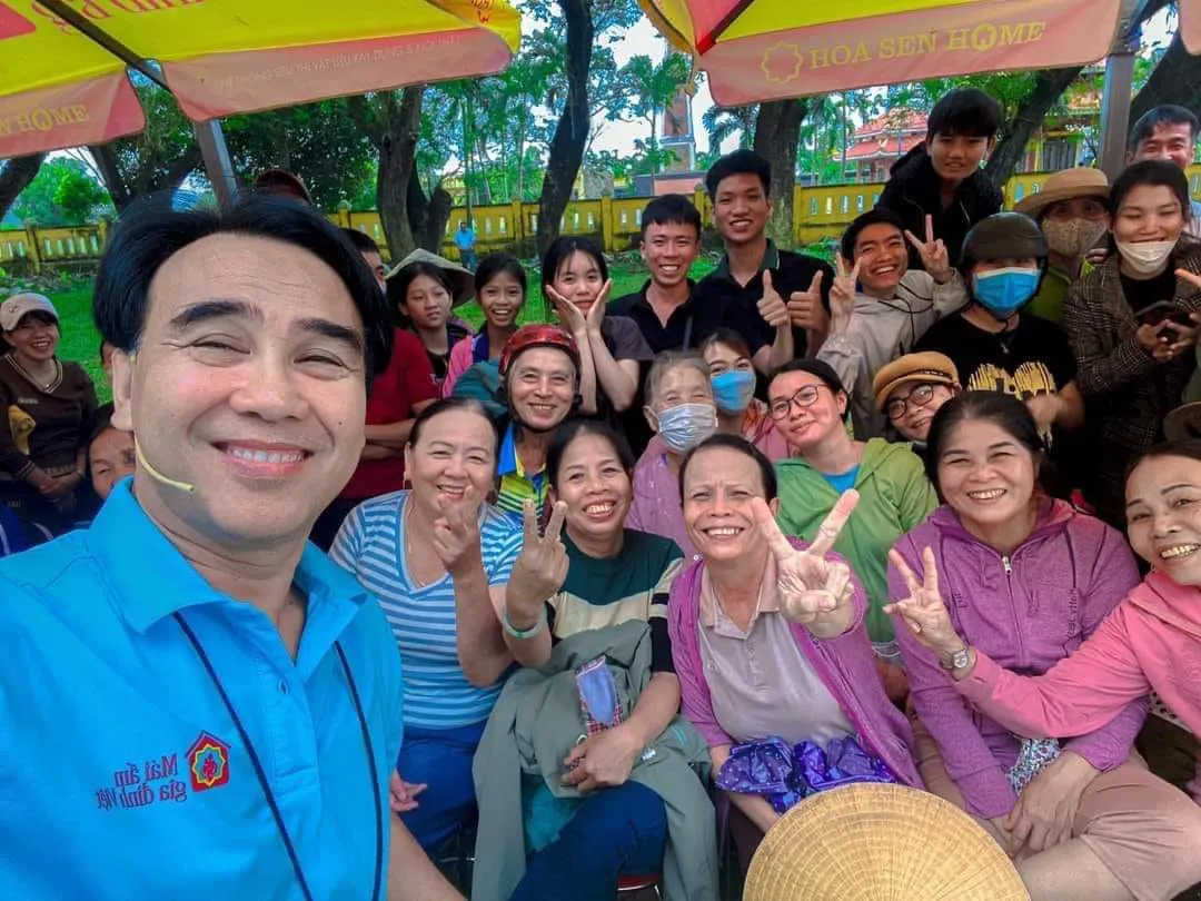 mc-quyen-linh-giup-do-nguoi-ngheo-5