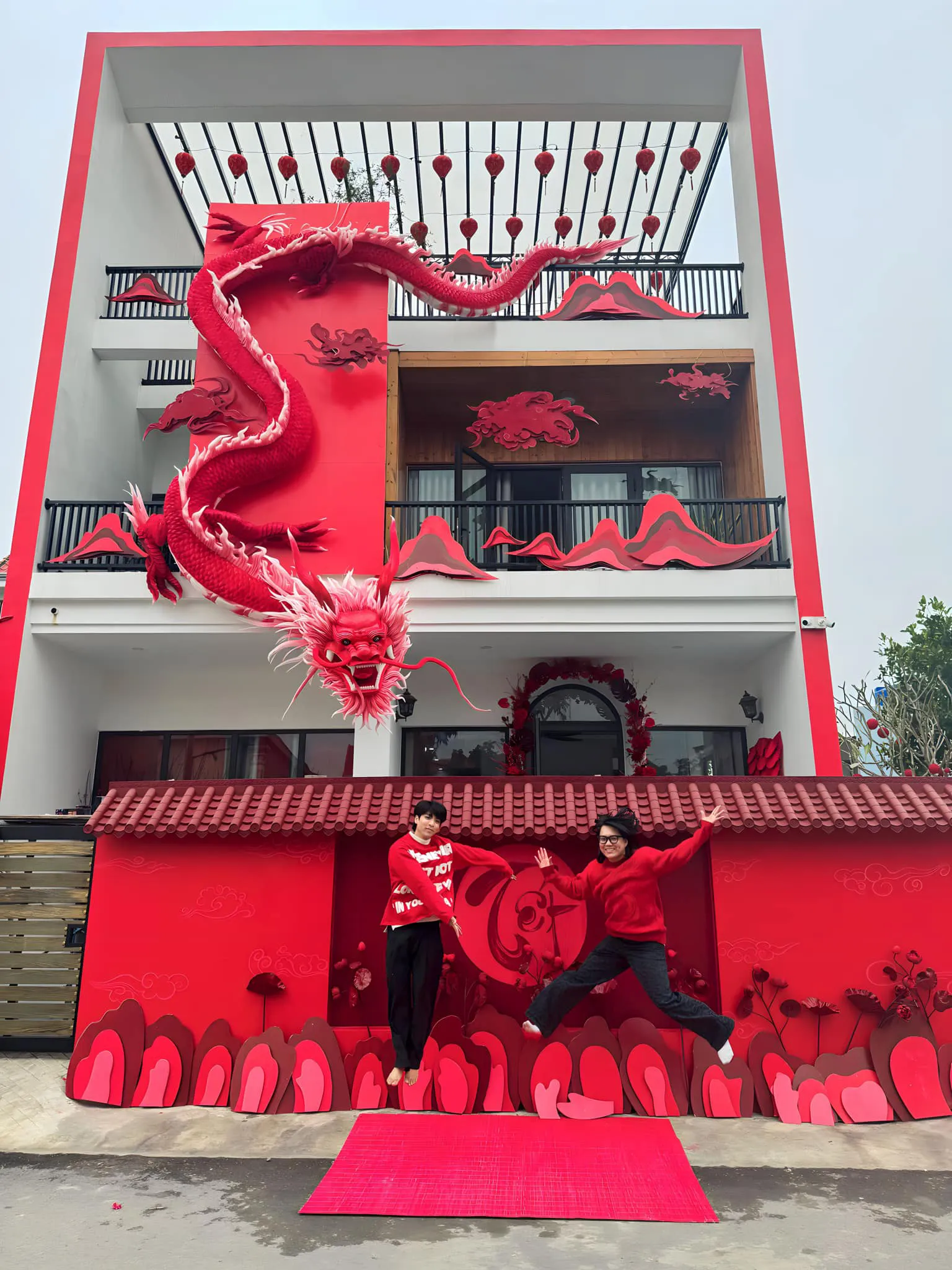 pham-thoai-trang-tri-rong-khong-lo-1