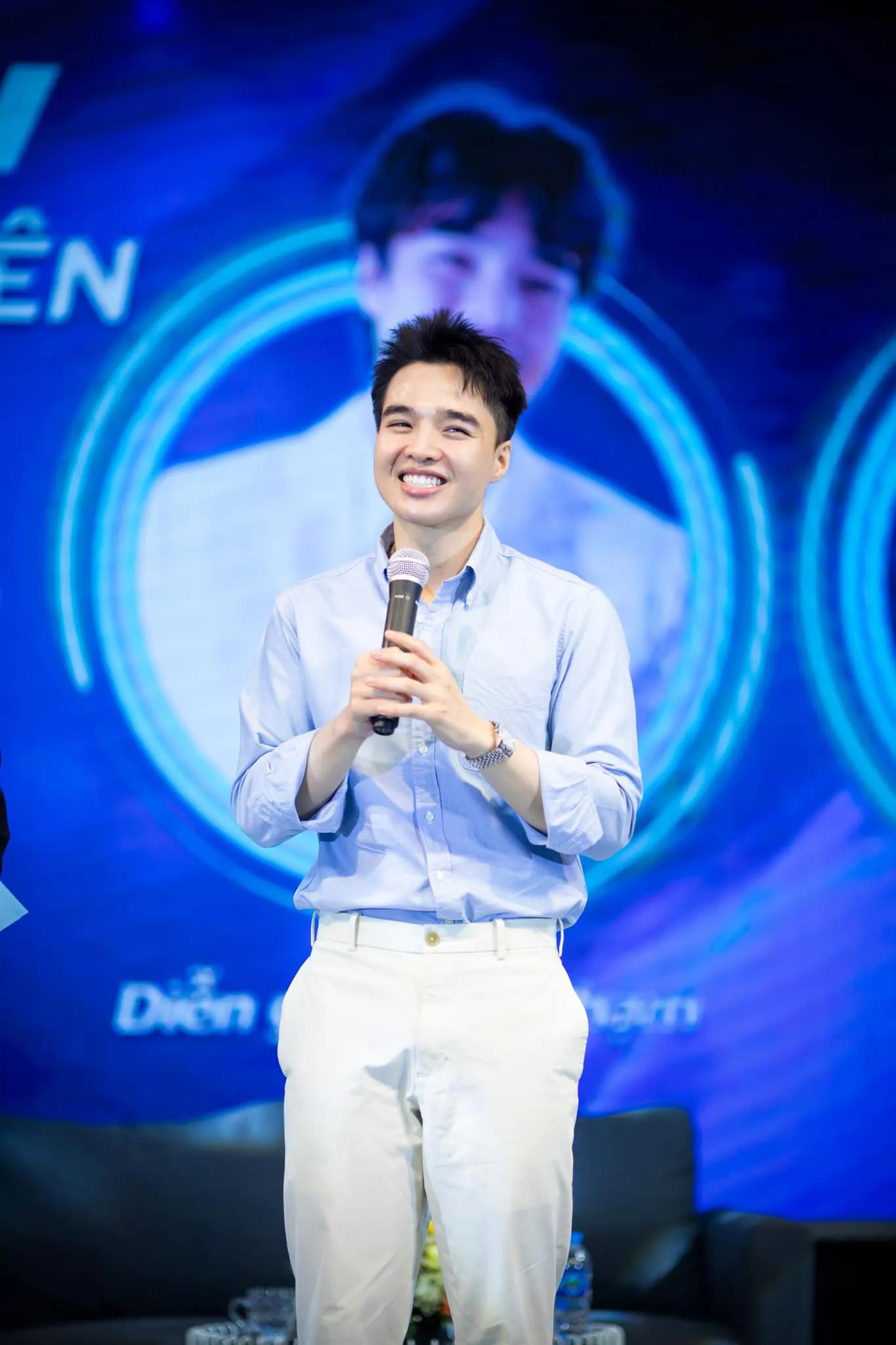 tun-pham-bi-tay-chay-3