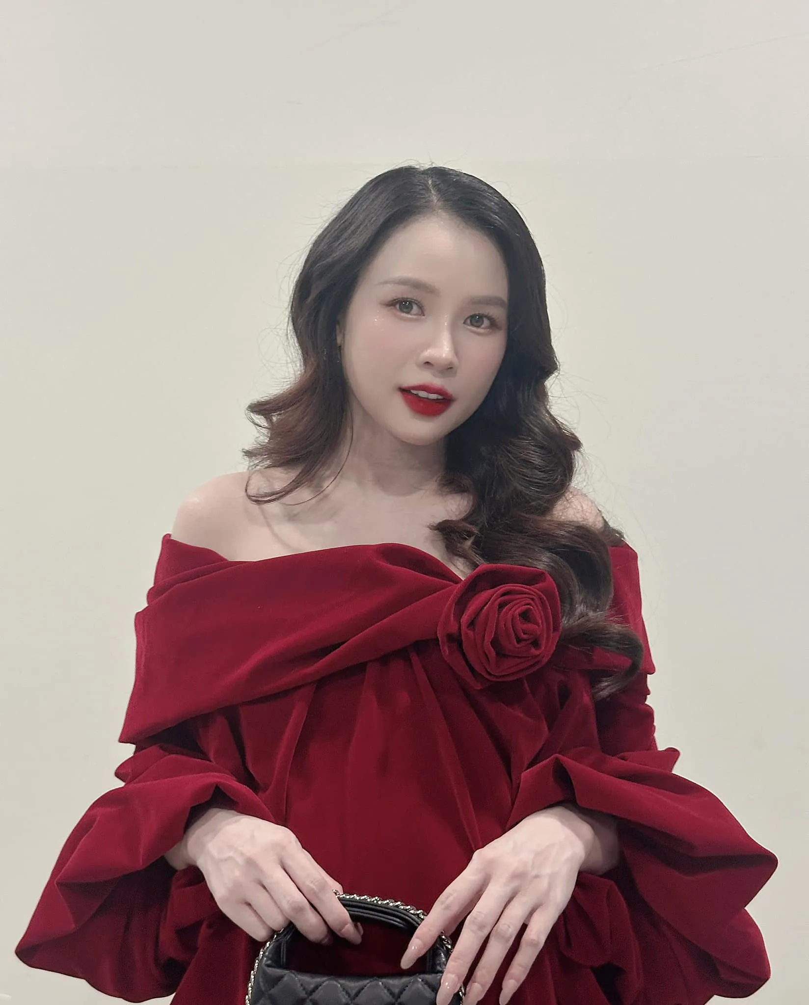 nam-em-boc-phot-sam-4