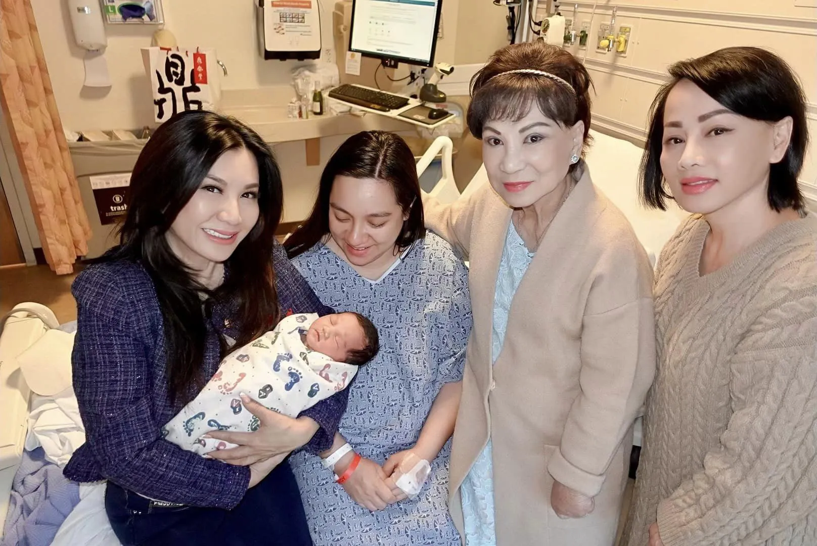 con-gai-phi-nhung-sinh-con-2