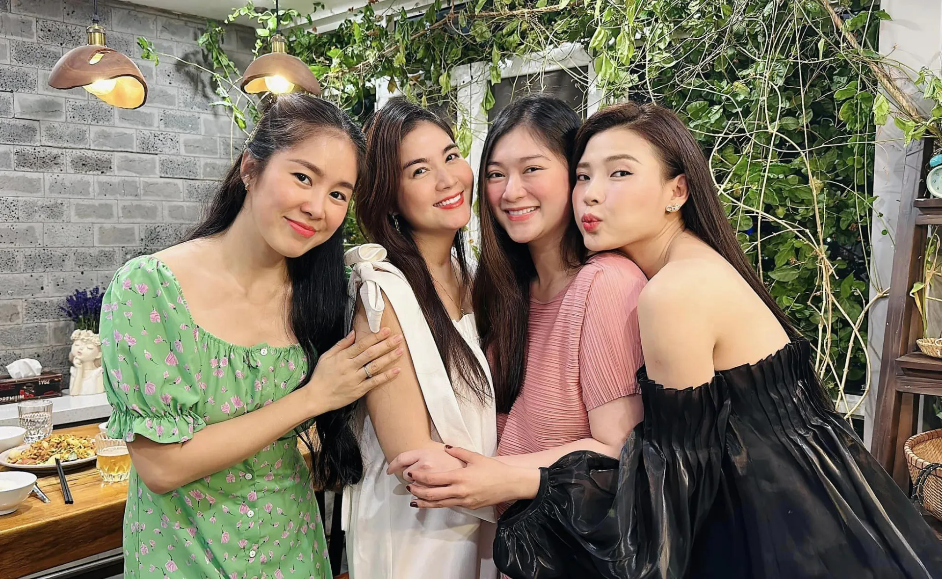 dien-vien-thanh-truc-mang-thai-2