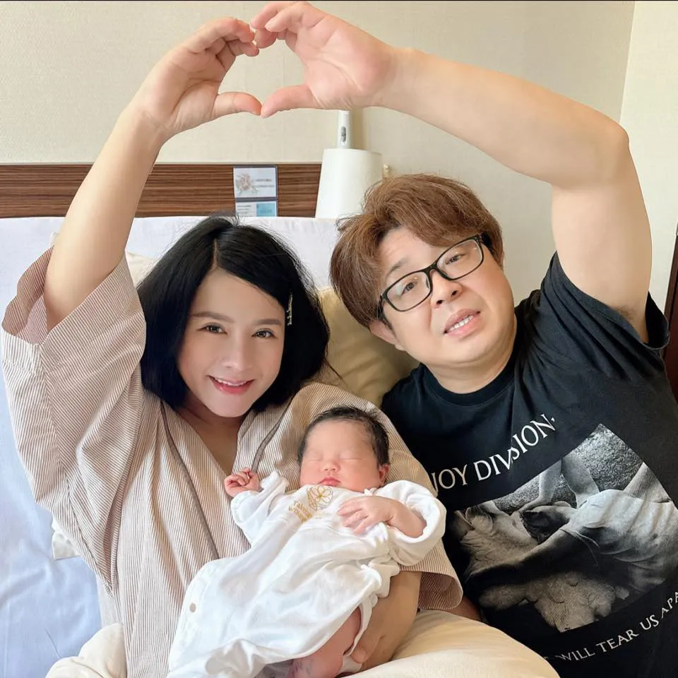 ba-nhan-vlog-sinh-con-1