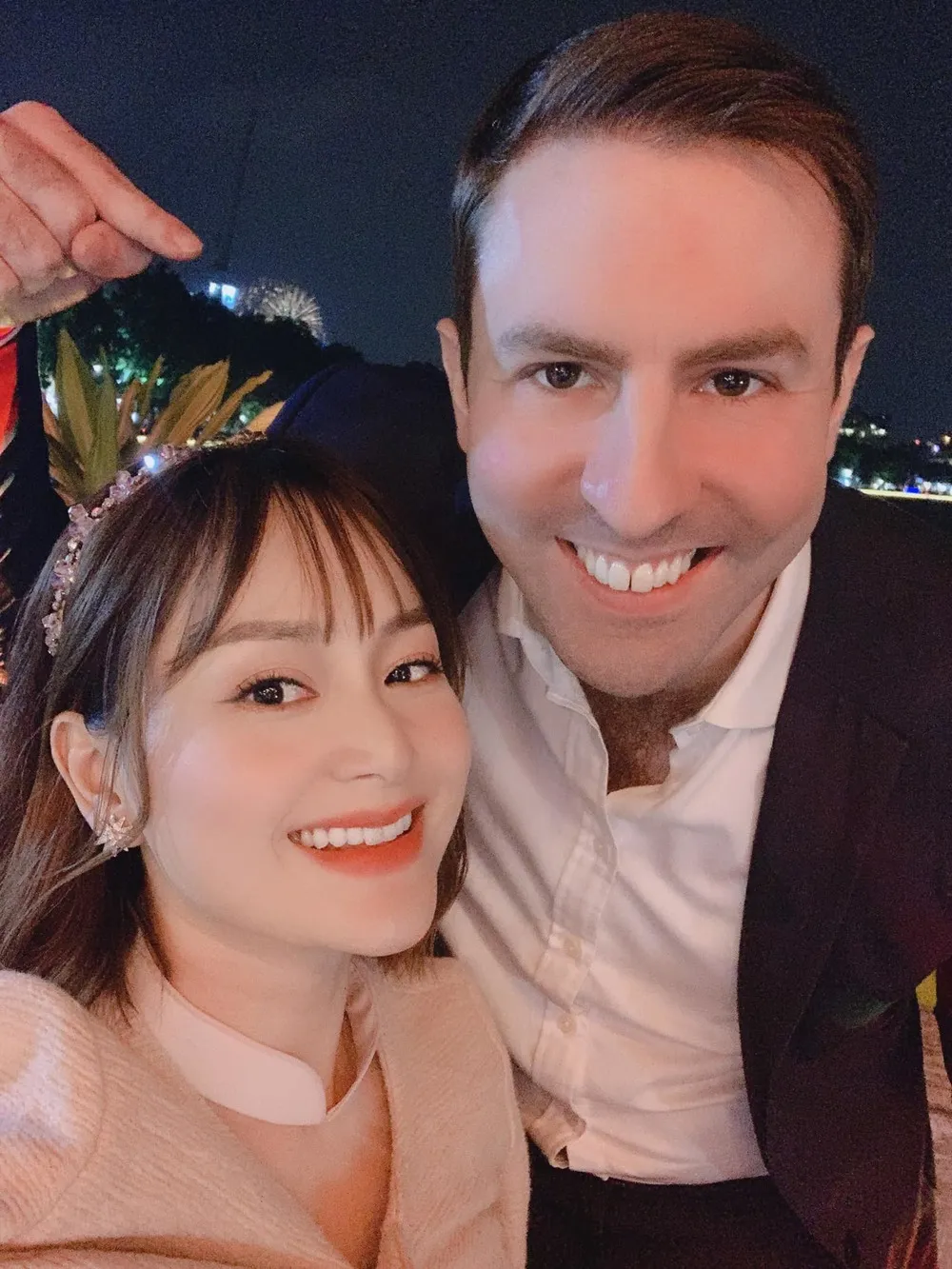 lan-phuong-my-nhan-hiem-hoi-hanh-phuc-vien-man-khi-lay-chong-tay-854e60fd