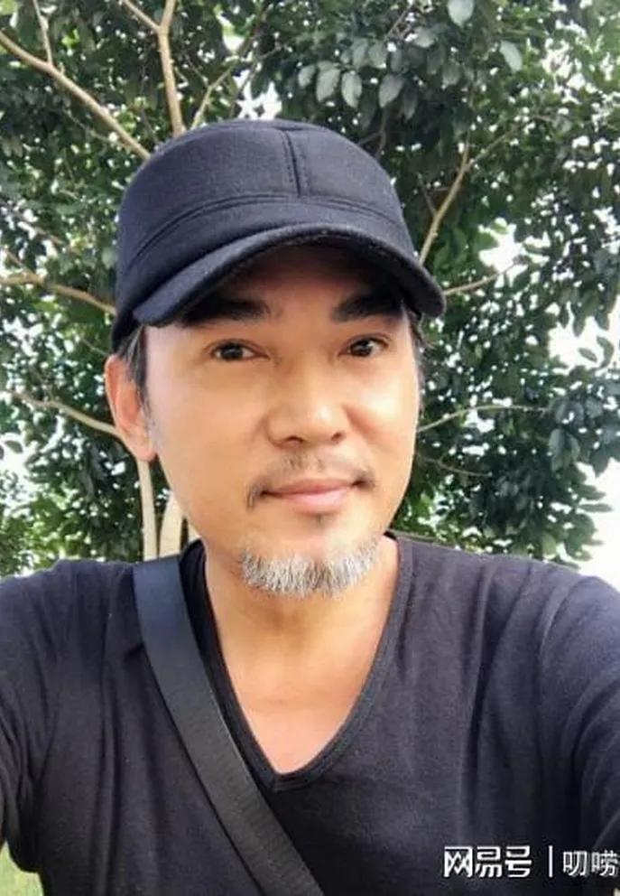 tieu-an-tuan-tuoi-54-su-nghiep-xuong-doc-song-doc-than-sau-2-doi-vo-1
