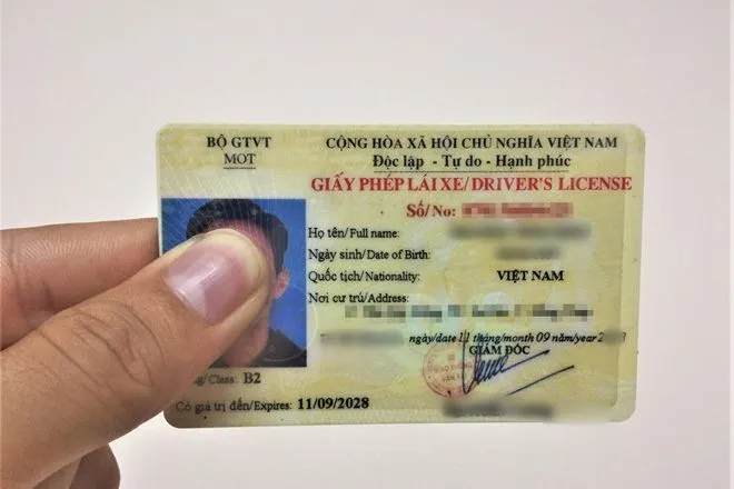 Quen-khong-mang-giay-phep-lai-xe-bi-phat-bao-nhieu