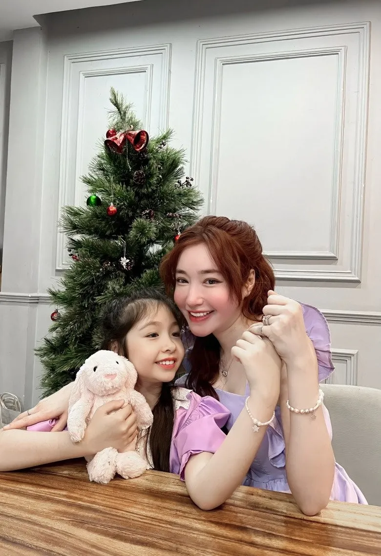 bi-noi-dua-con-kiem-tien-doi-chong-cu-chu-cap-250-trieu-dongthang-elly-tran-len-tieng-gay-gat-321646171-1366843847456488-8463901635913575495-n-1684816129-22-width780height1137