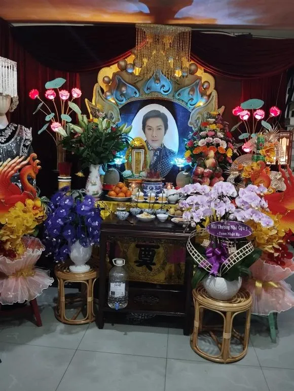 con-gai-vu-linh-thong-bao-dieu-dac-biet-trong-le-100-ngay-cua-ba-ban-tho-nam-nghe-si-gay-xuc-dong-2-ngoisaovn-w1542-h2048